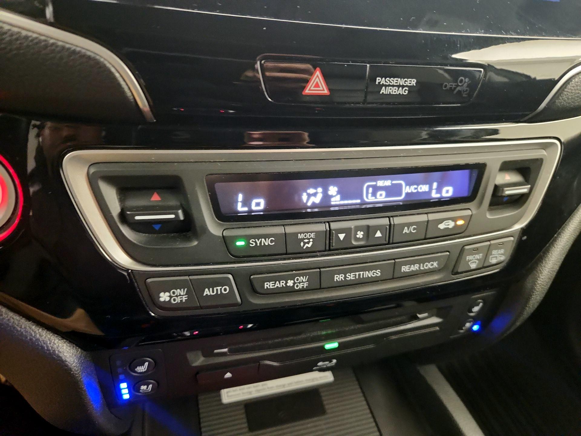 Thumbnail: 2019 Honda Pilot - 16