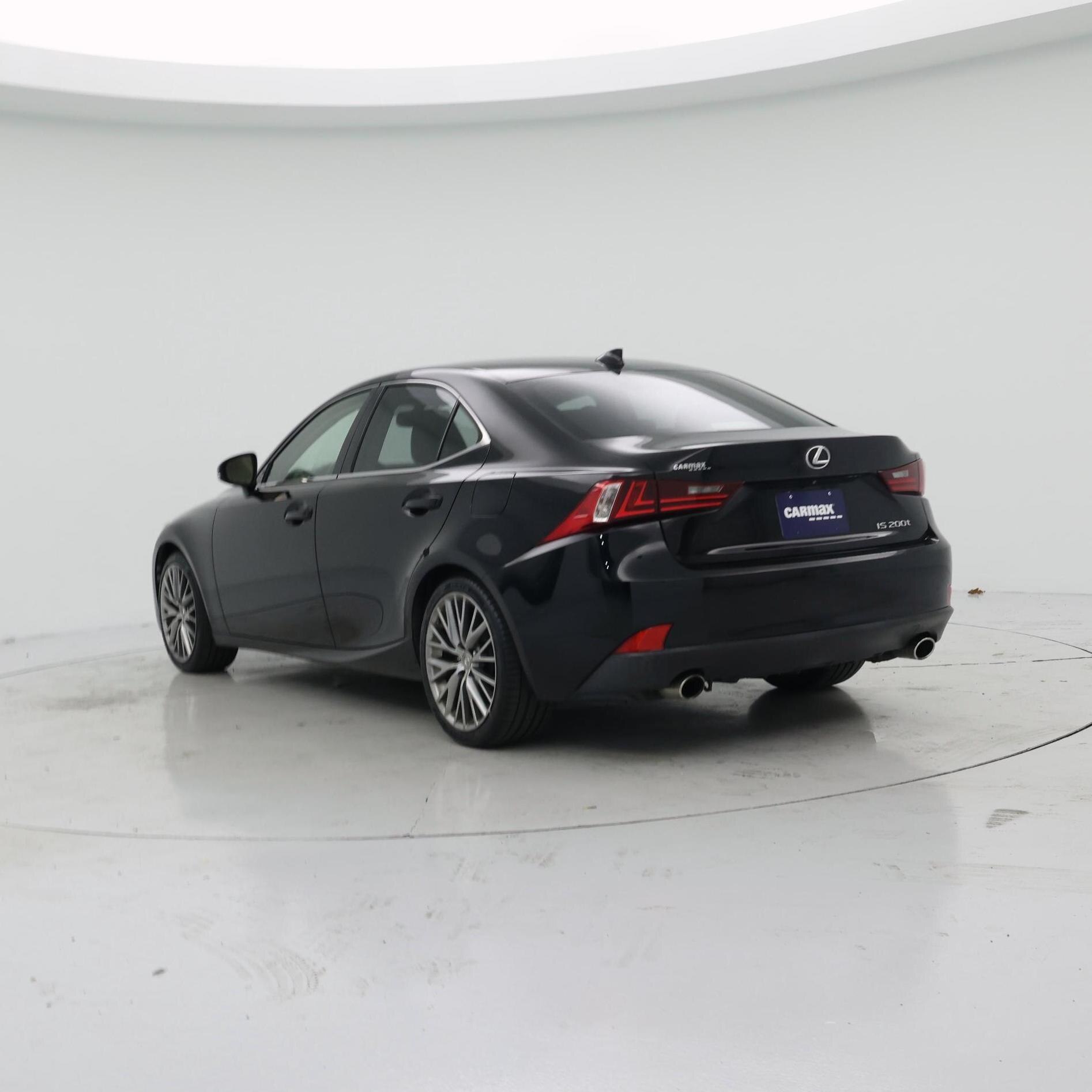 Thumbnail: 2016 Lexus IS - 2