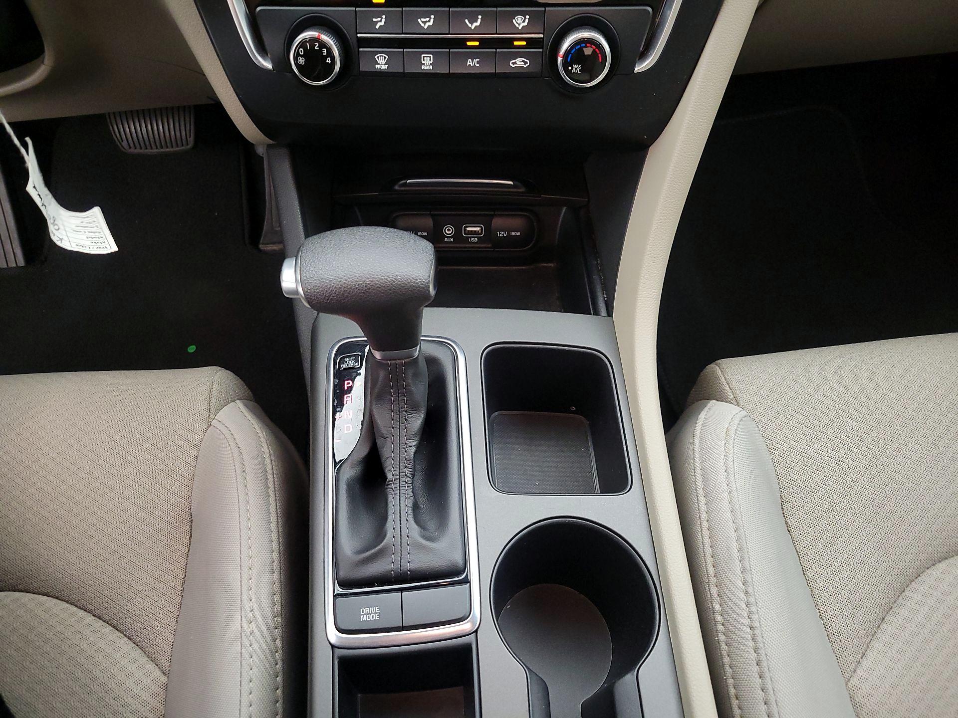 Thumbnail: 2016 Kia Optima - 17