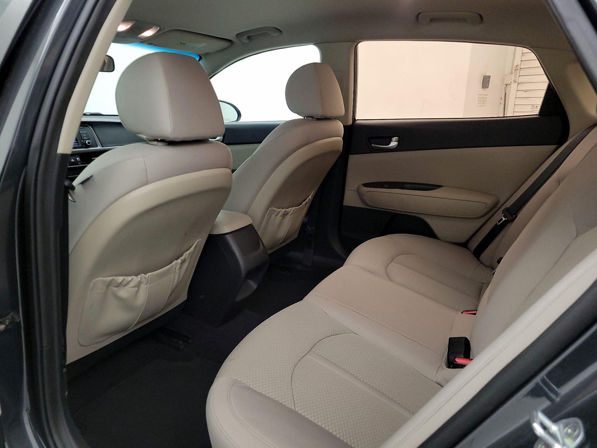 Thumbnail: 2016 Kia Optima - 19