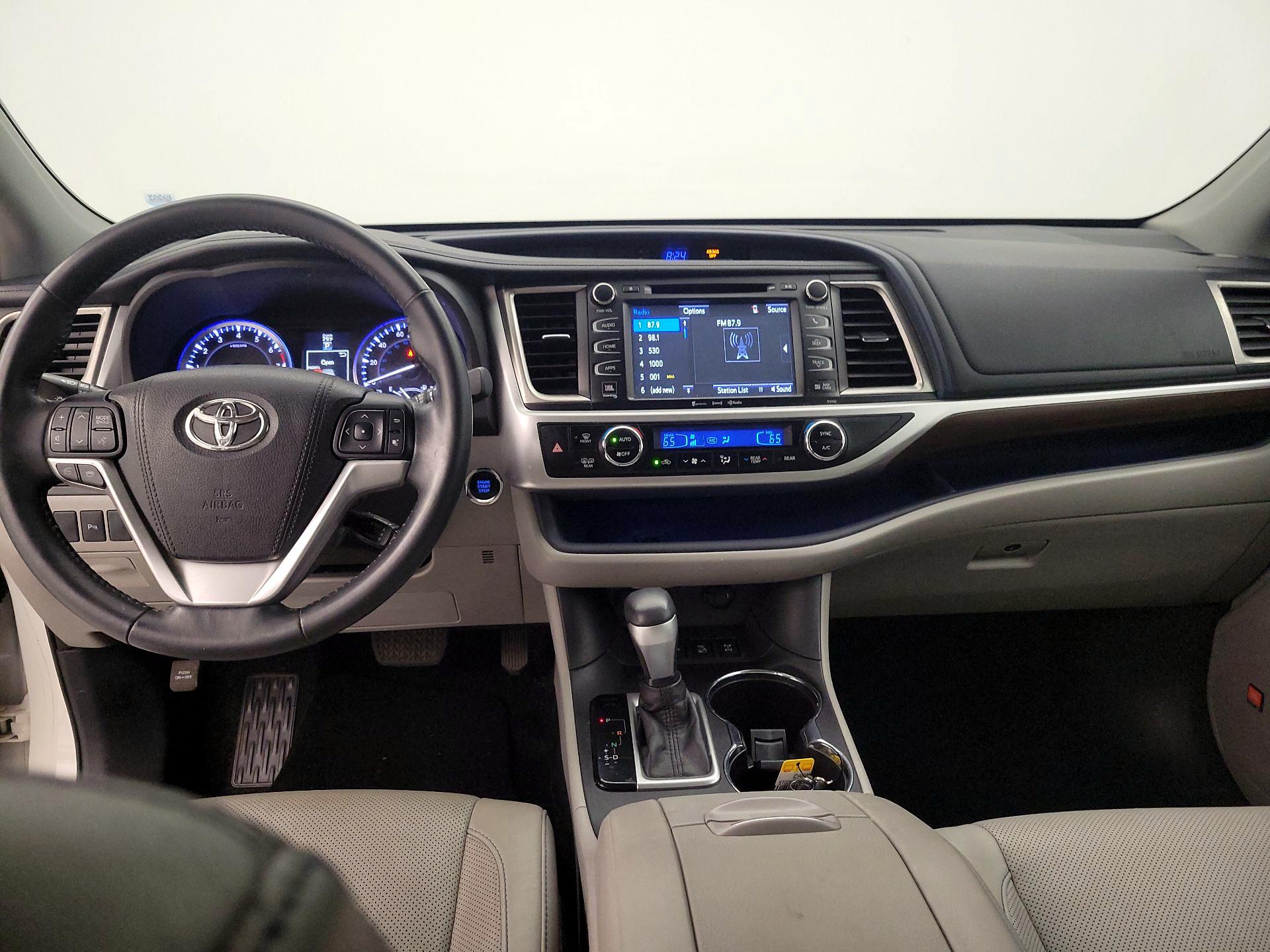 Thumbnail: 2016 Toyota Highlander - 9