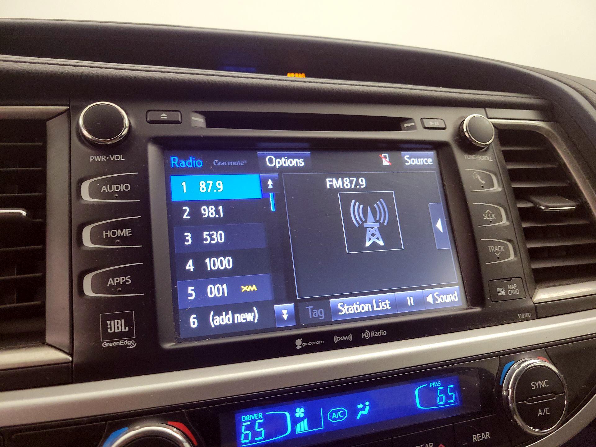 Thumbnail: 2016 Toyota Highlander - 15