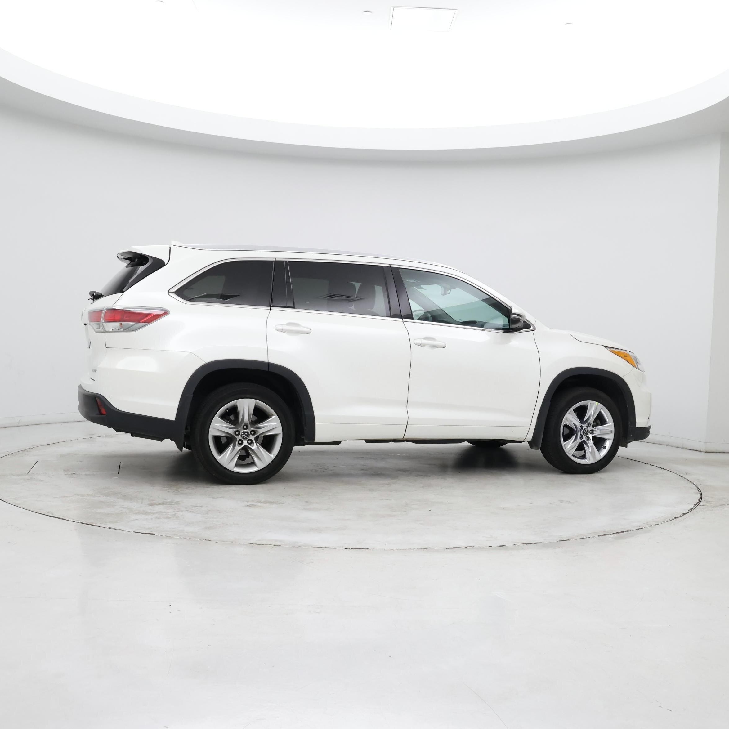 Thumbnail: 2016 Toyota Highlander - 8