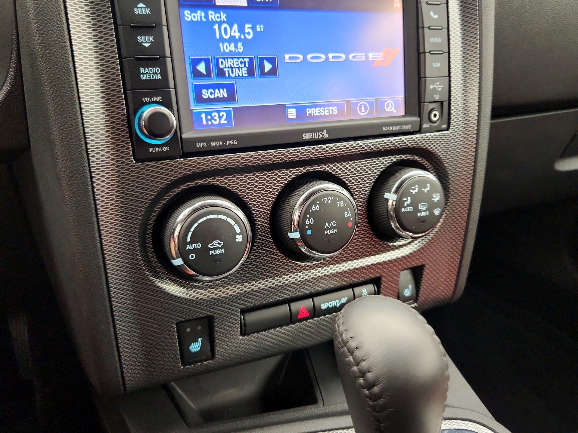 Thumbnail: 2014 Dodge Challenger - 15