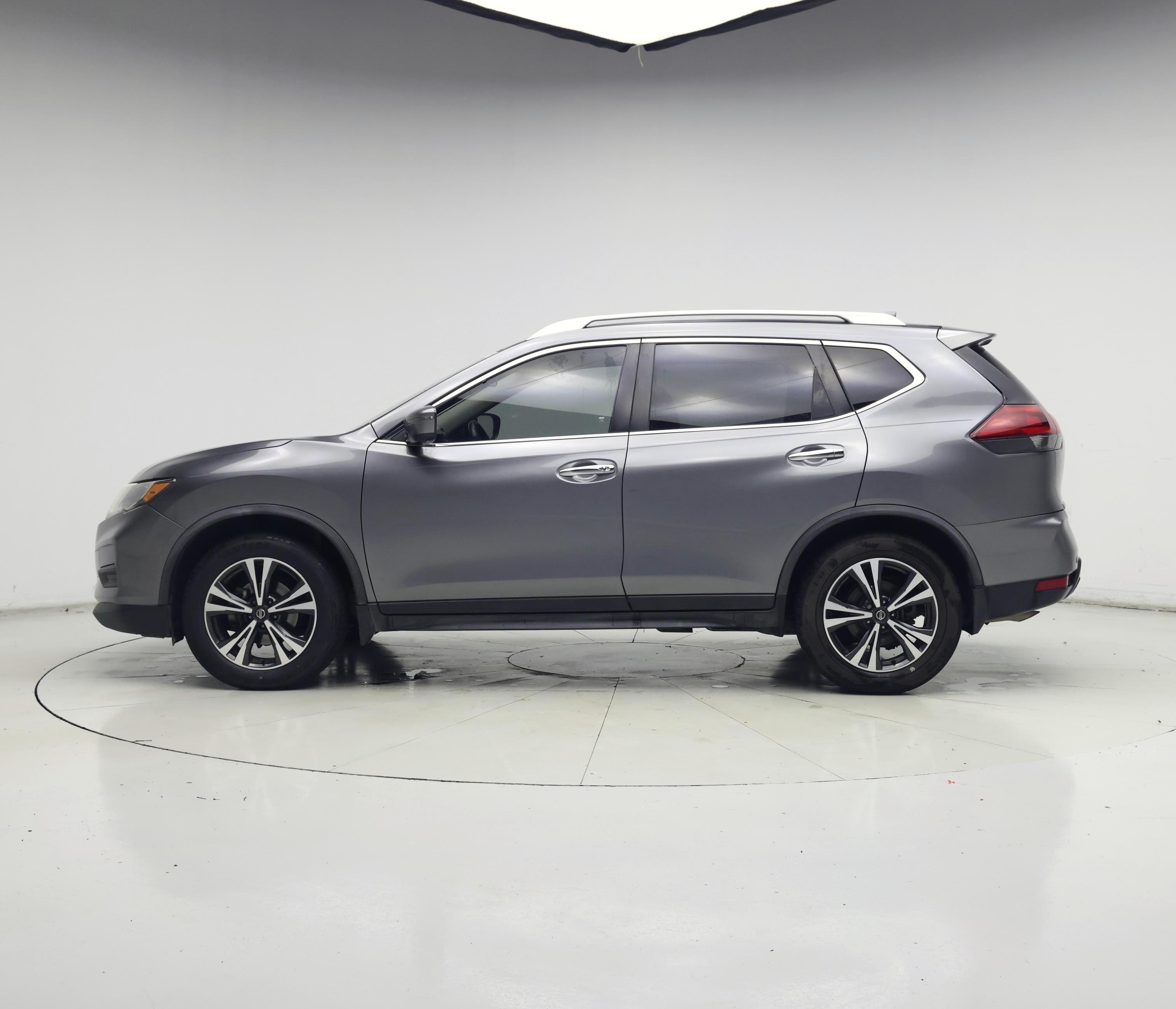 Thumbnail: 2020 Nissan Rogue - 3