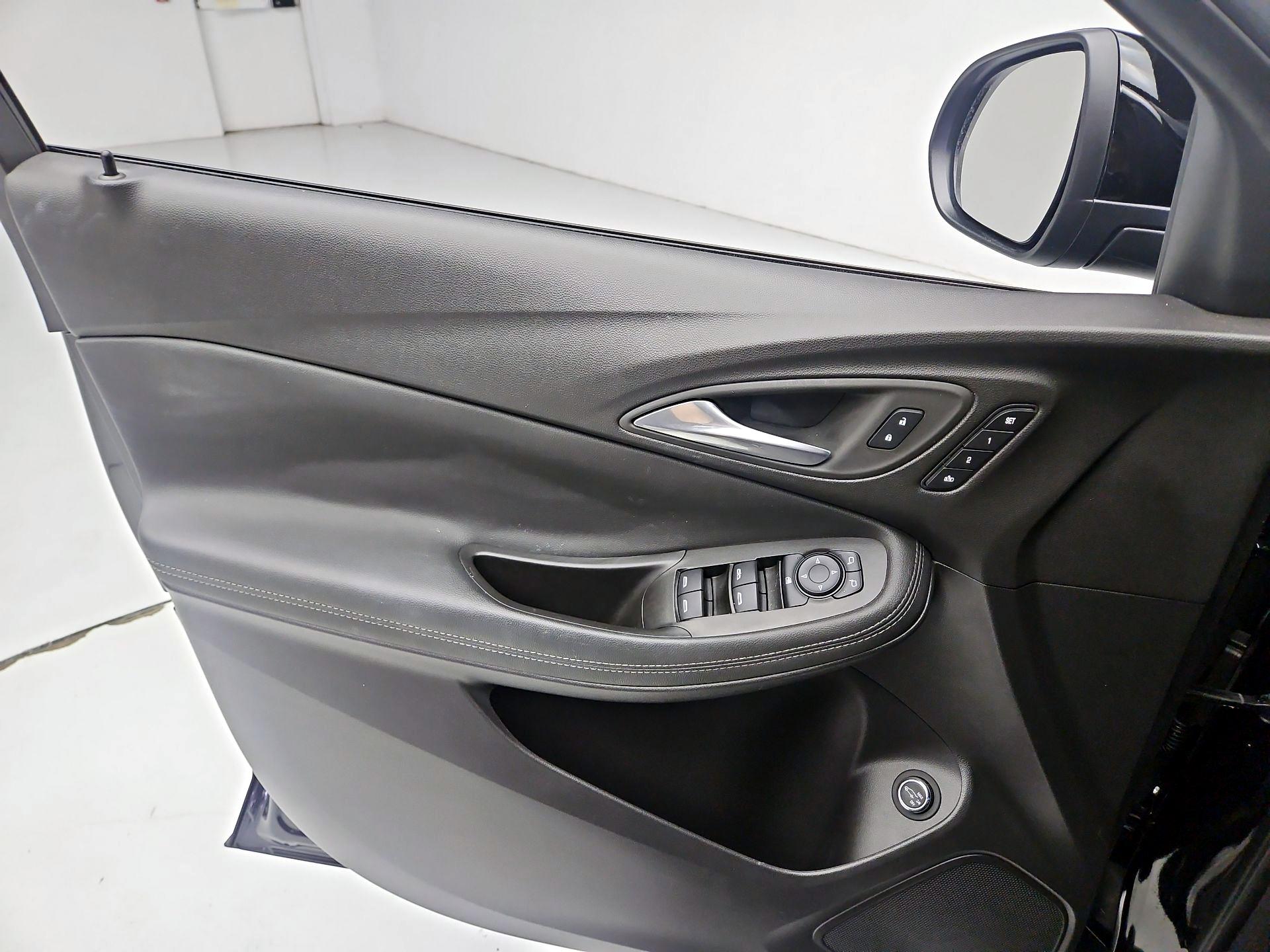 Thumbnail: 2022 Buick Encore GX - 12