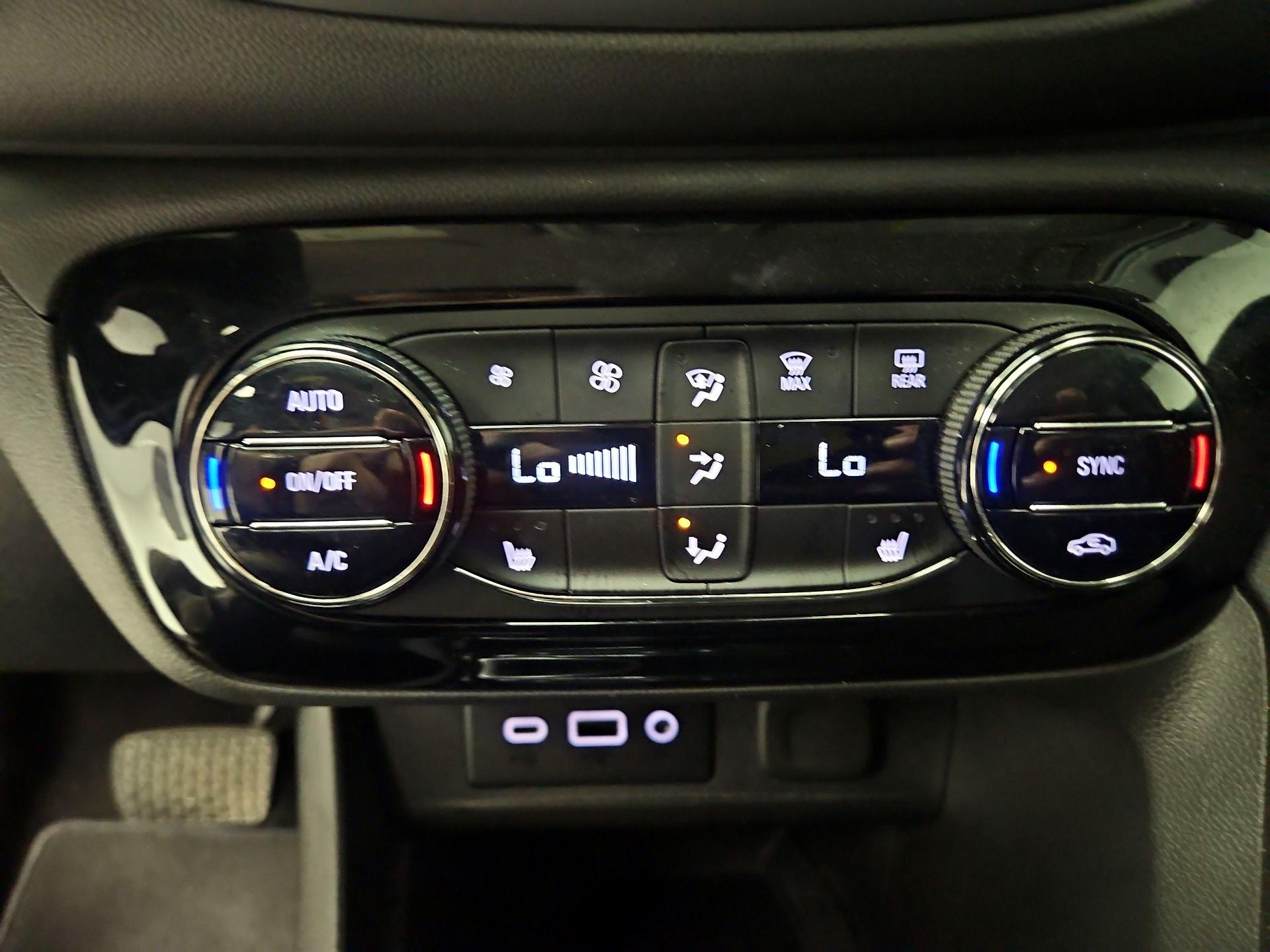 Thumbnail: 2022 Buick Encore GX - 16