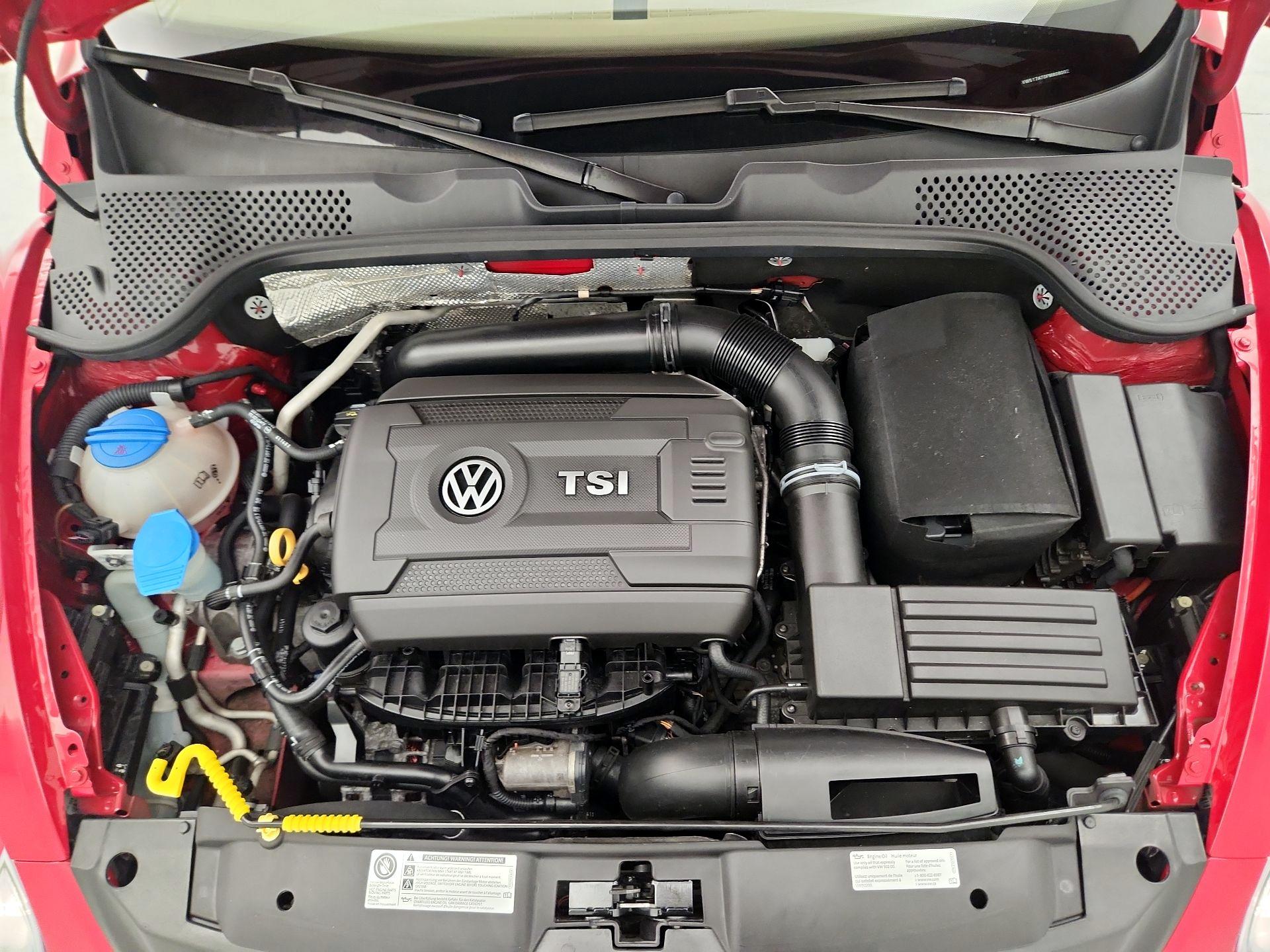 Thumbnail: 2015 Volkswagen Beetle - 18