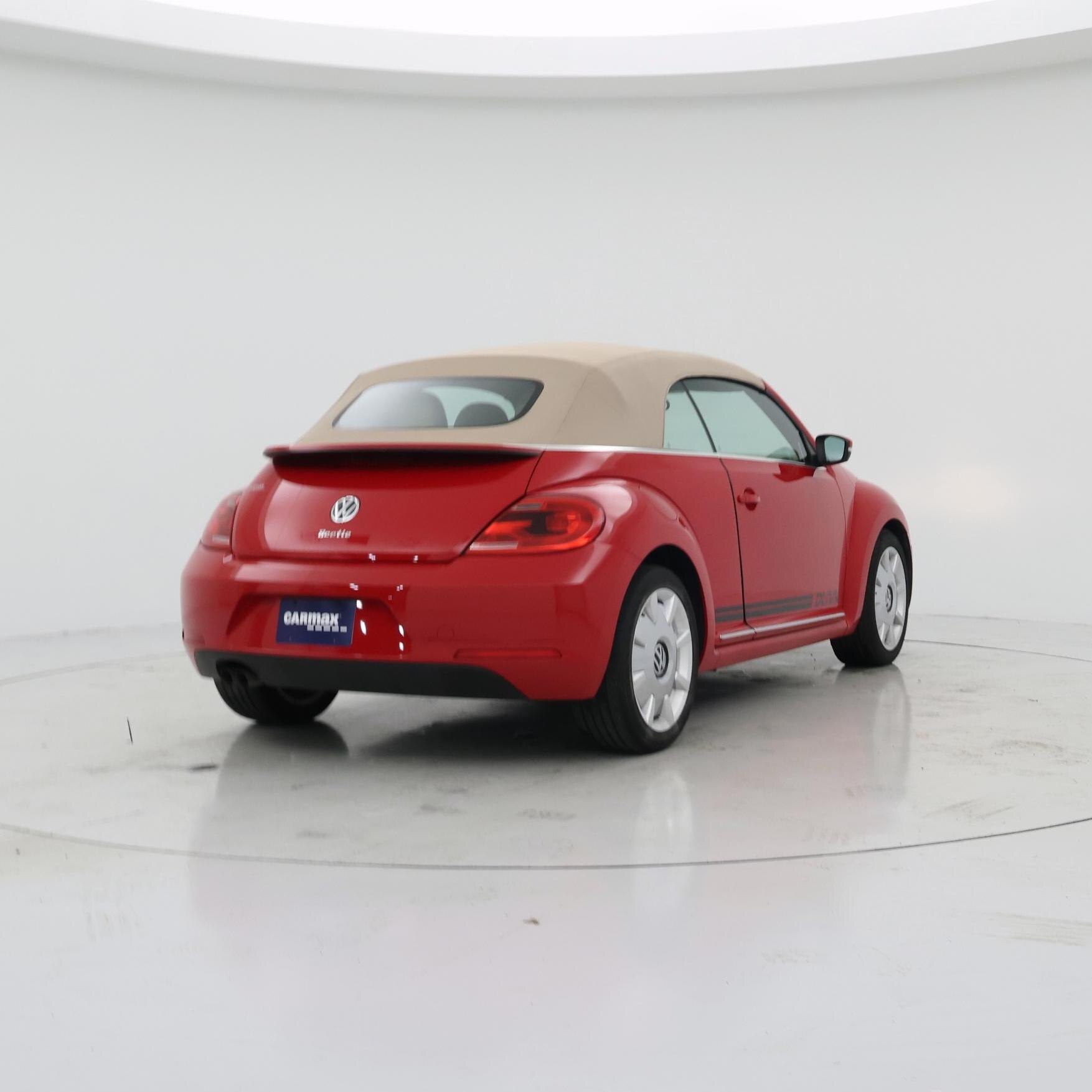 Thumbnail: 2015 Volkswagen Beetle - 8
