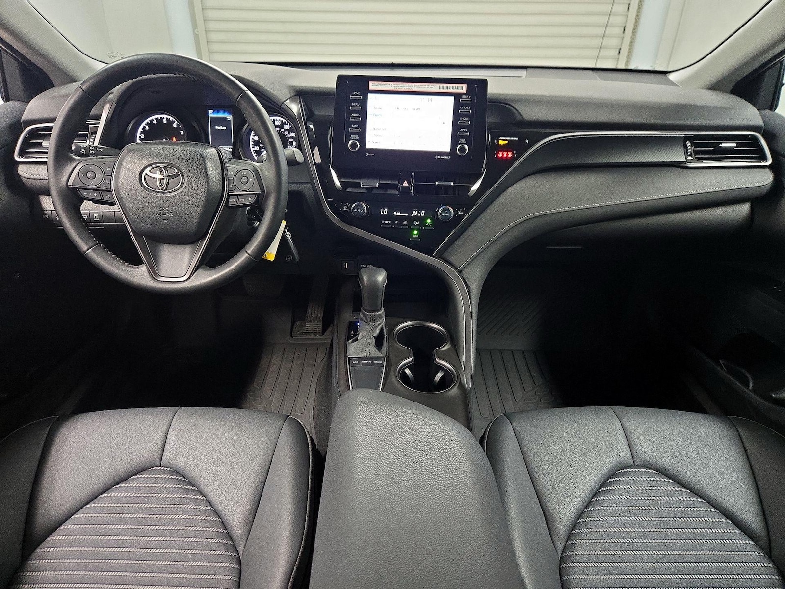 2024 Toyota Camry SE - Photo 10