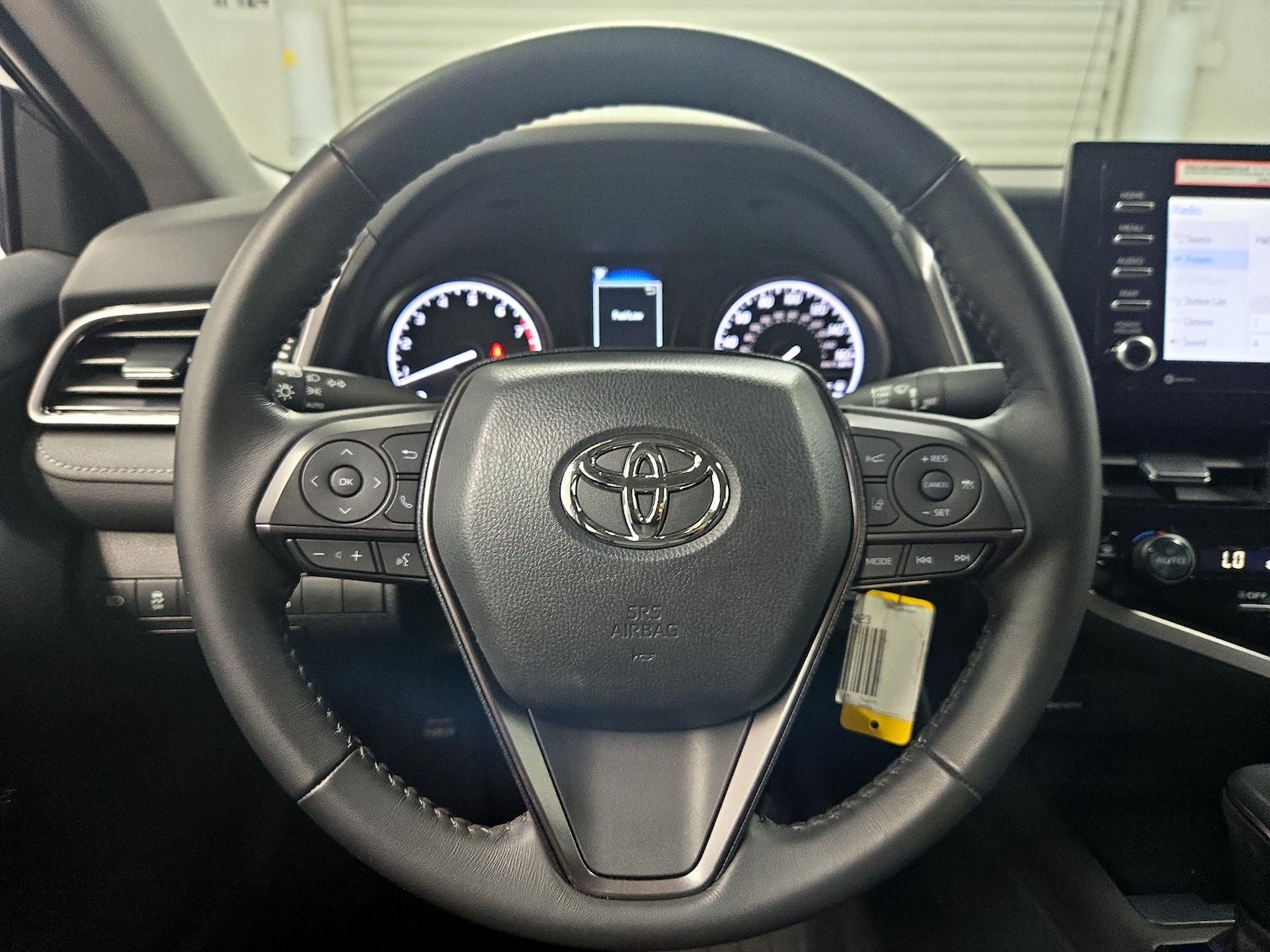 2024 Toyota Camry SE - Photo 11