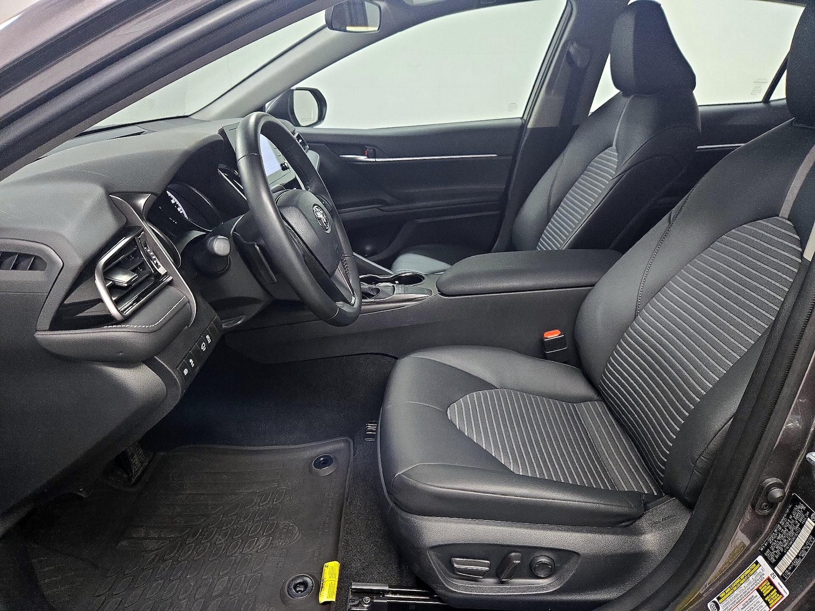 2024 Toyota Camry SE - Photo 12