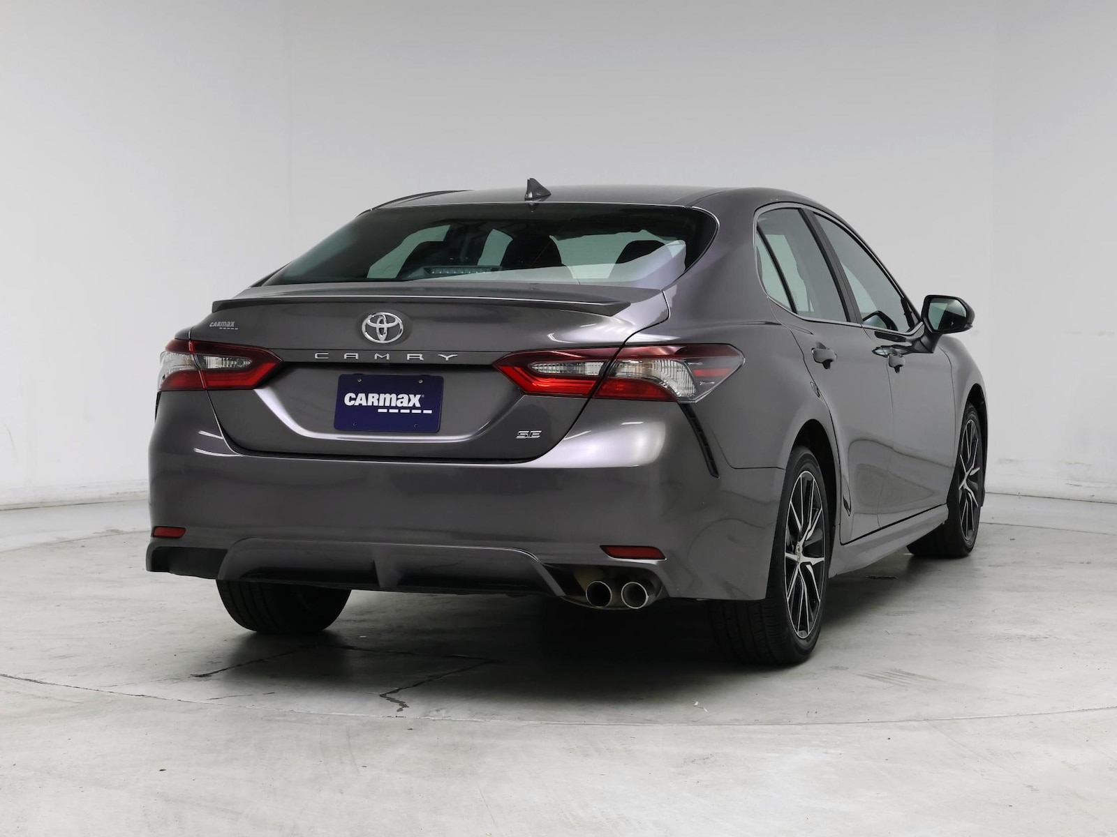 2024 Toyota Camry SE - Photo 9