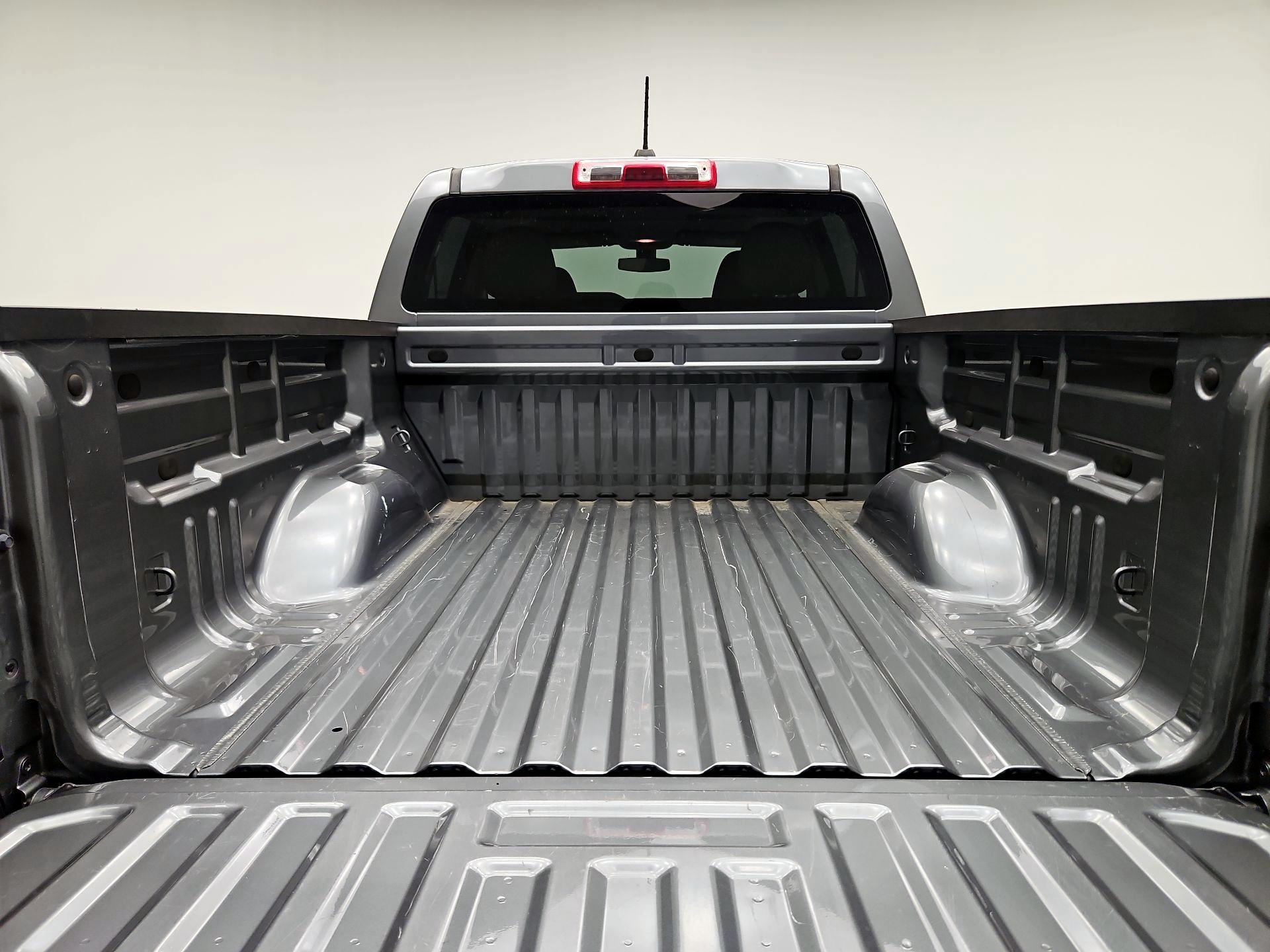 Thumbnail: 2022 Chevrolet Colorado - 20