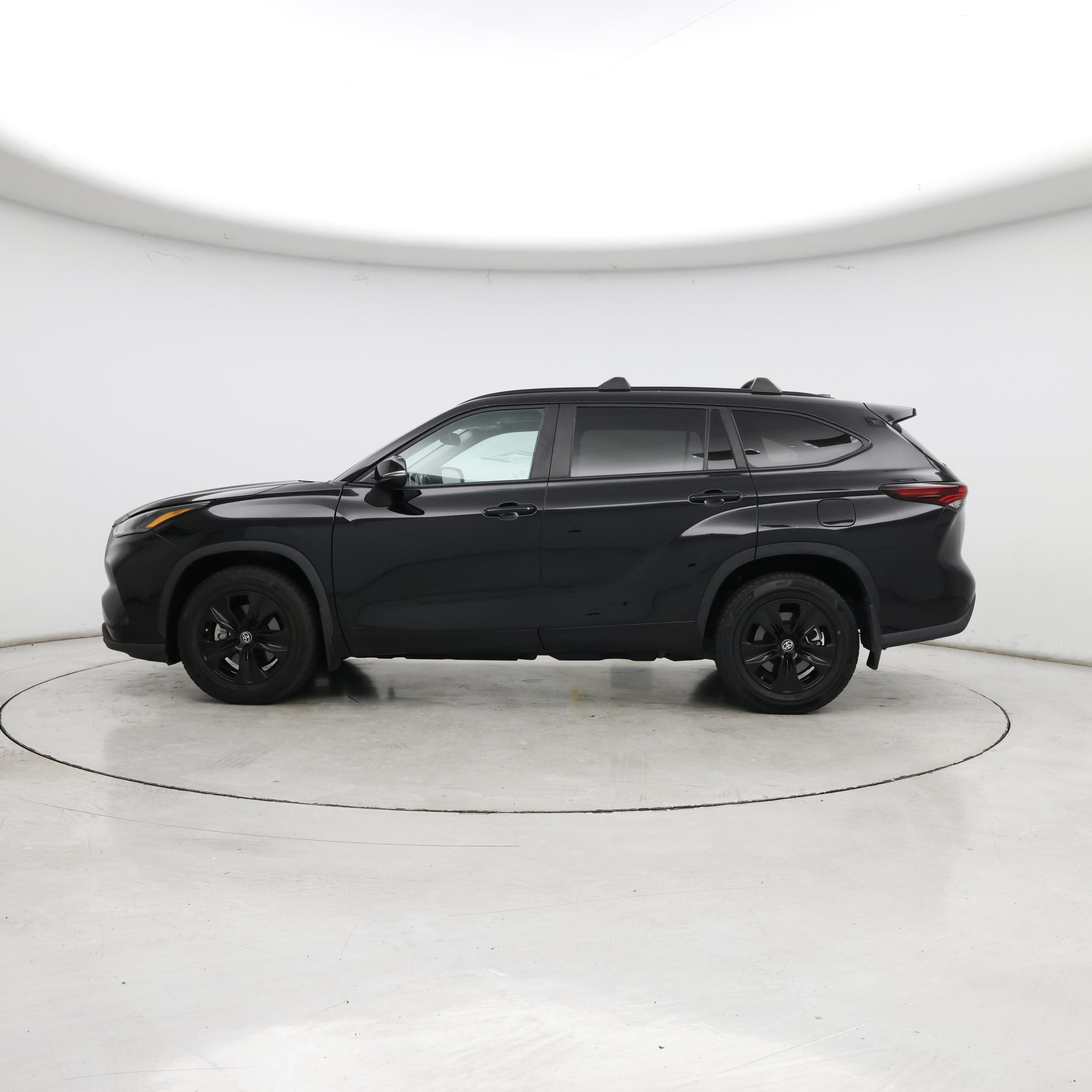 Thumbnail: 2024 Toyota Highlander - 3