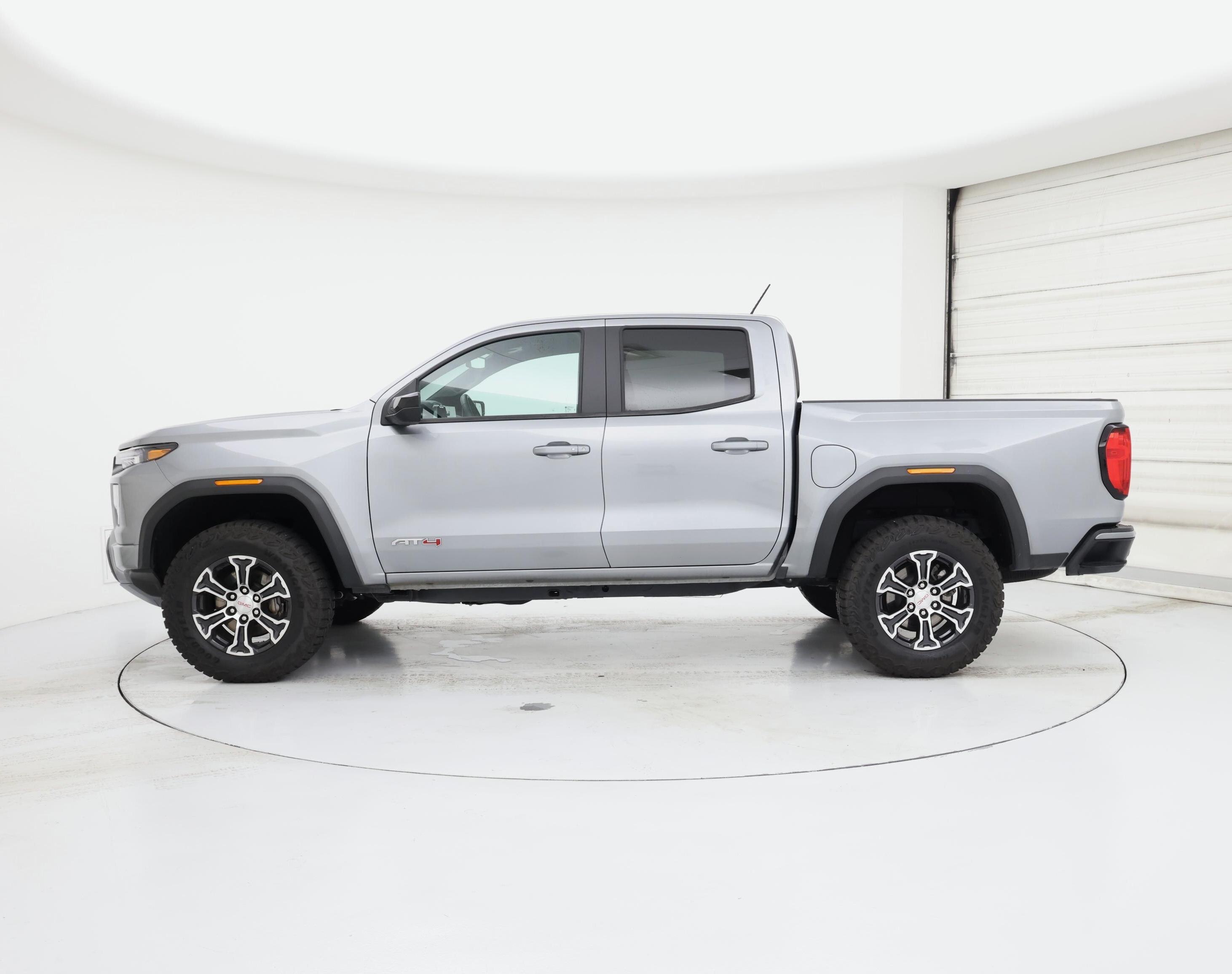 Thumbnail: 2024 GMC Canyon - 3
