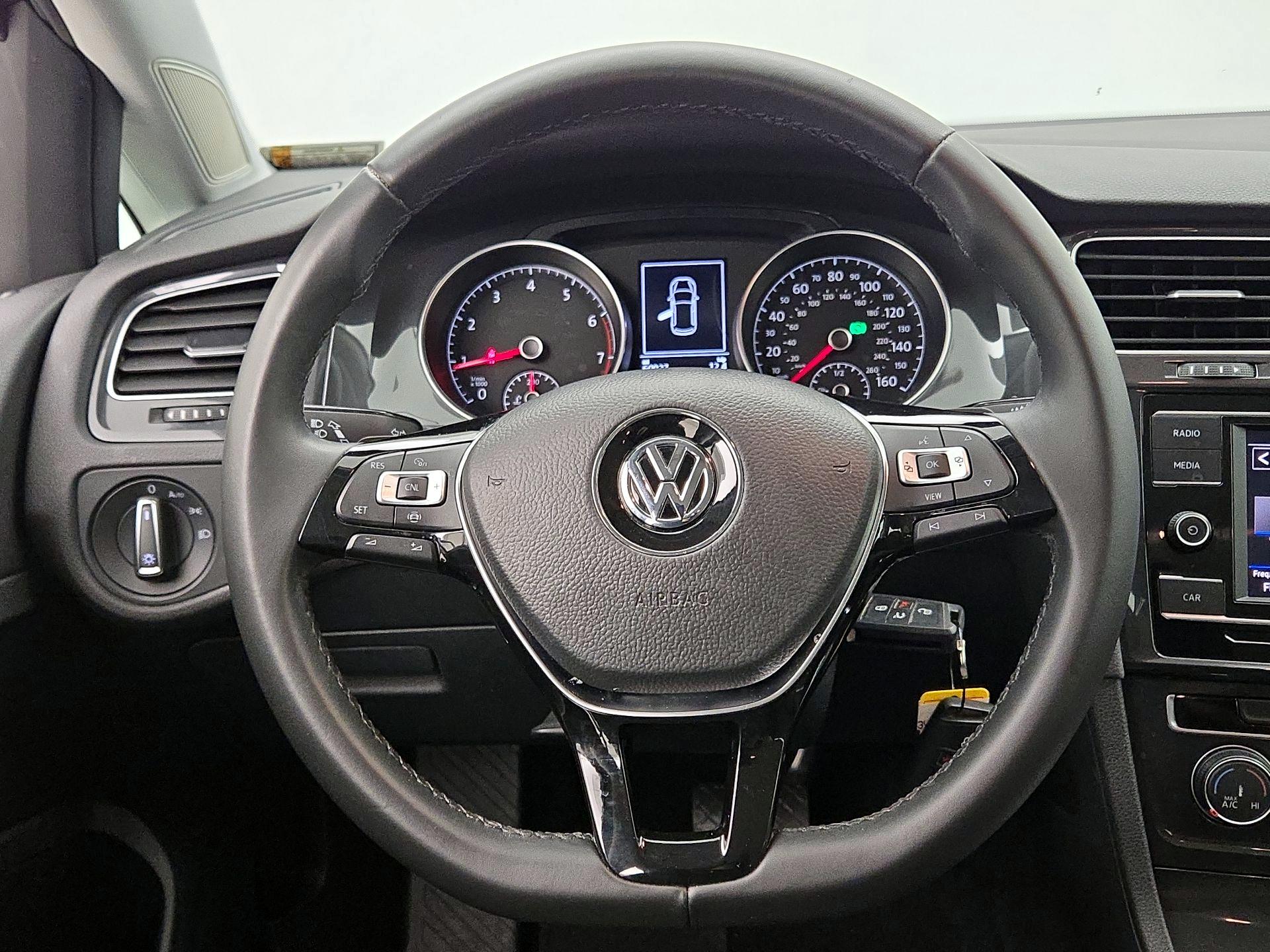 Thumbnail: 2019 Volkswagen Golf - 10