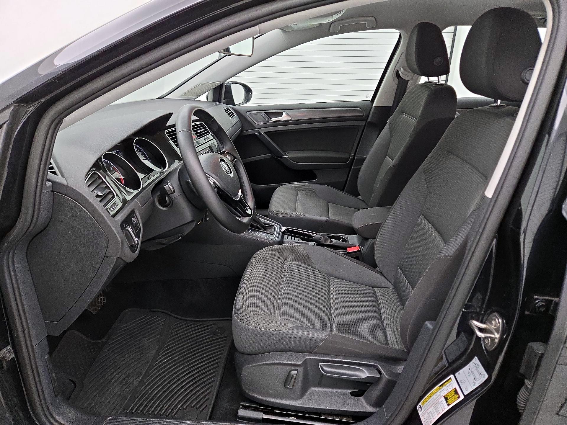 Thumbnail: 2019 Volkswagen Golf - 11