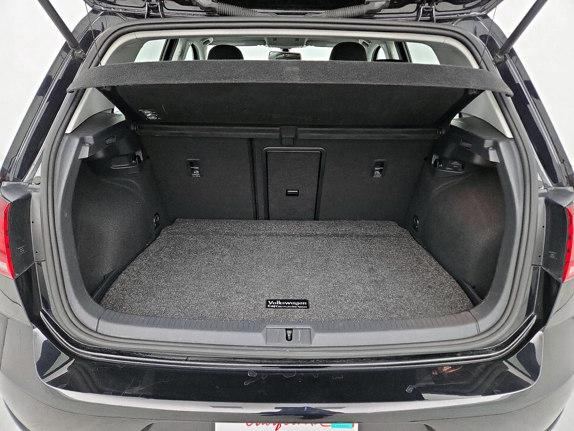 Thumbnail: 2019 Volkswagen Golf - 19