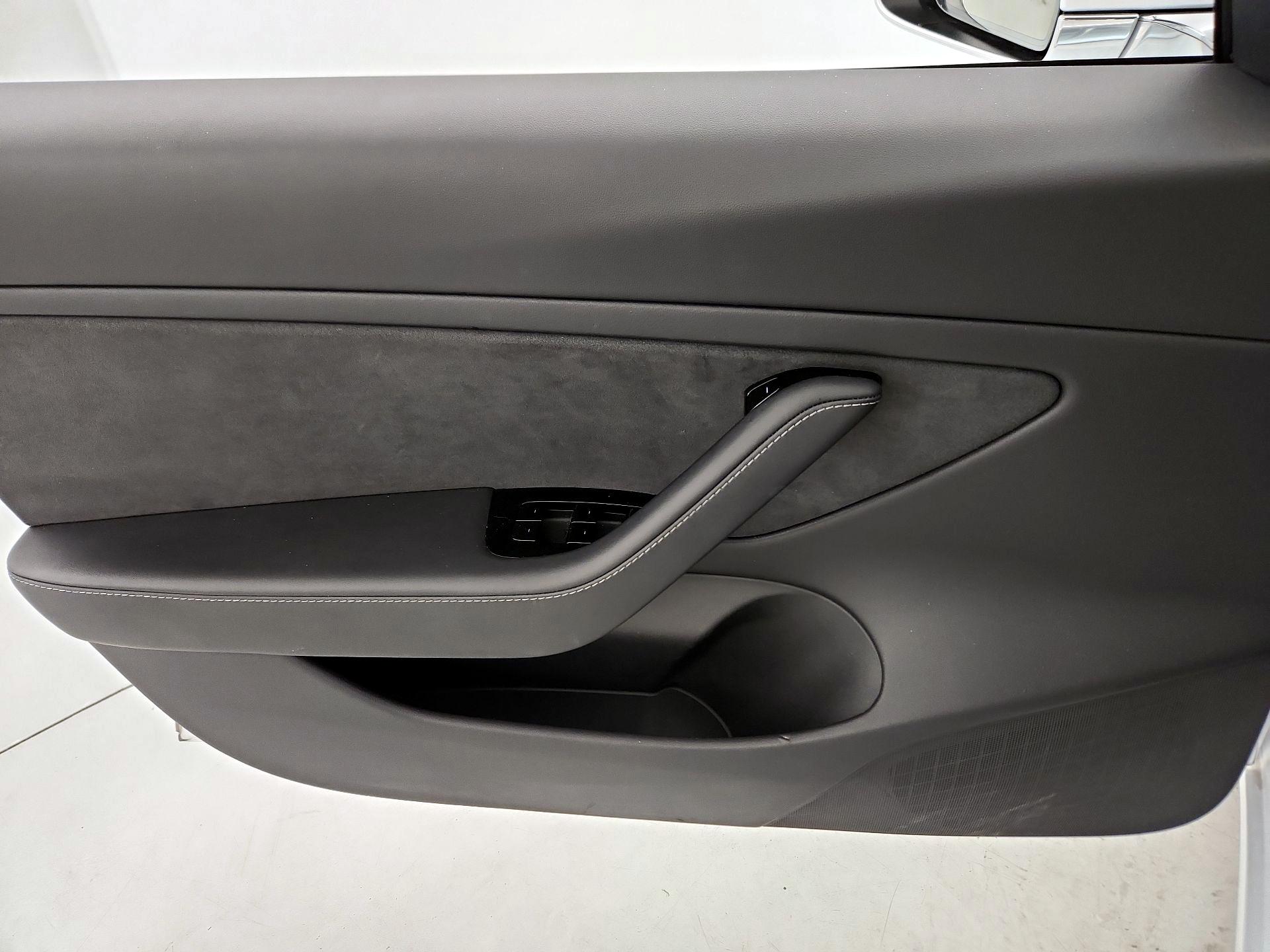 Thumbnail: 2020 Tesla Model 3 - 12