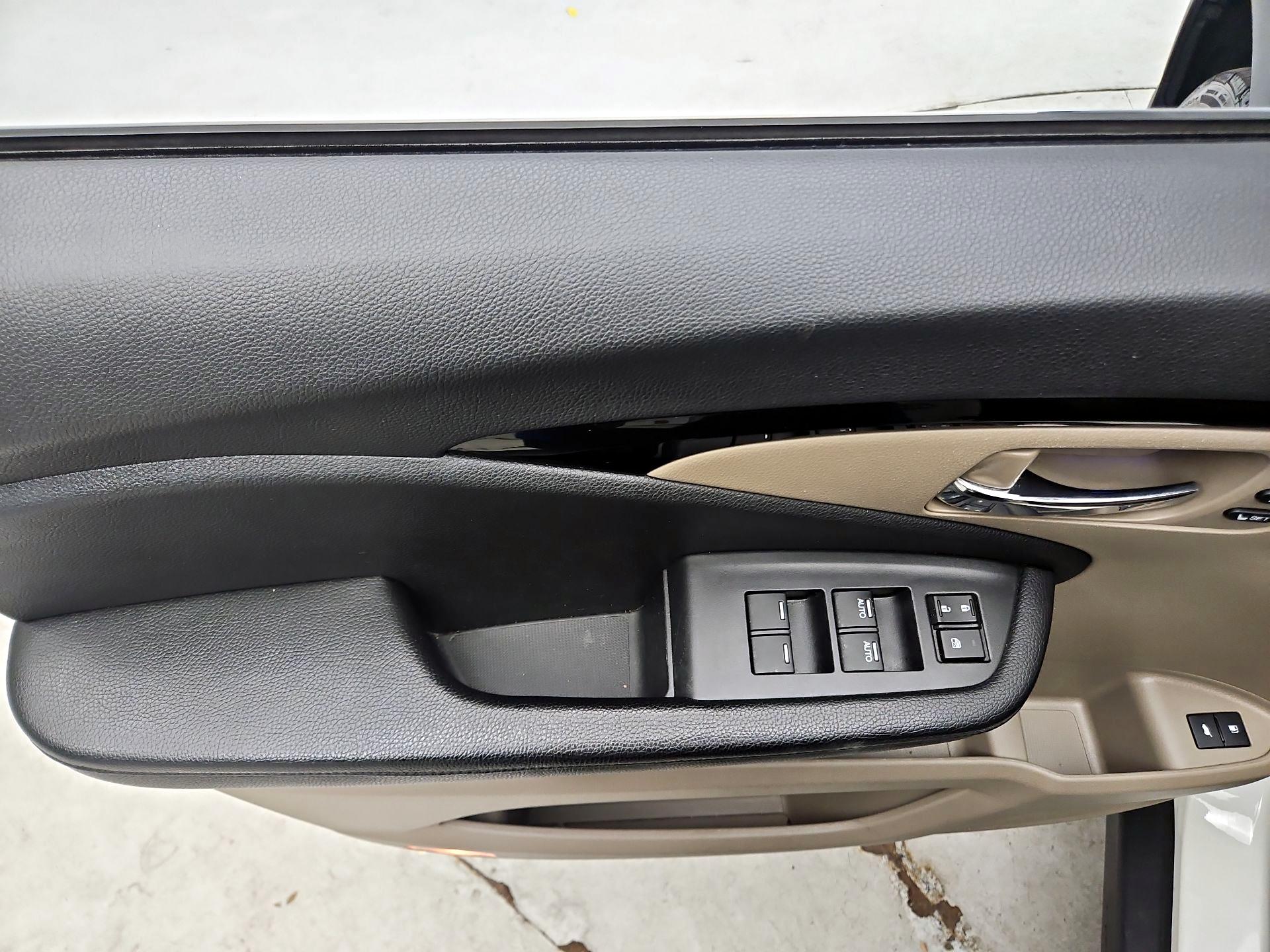 Thumbnail: 2019 Honda Pilot - 12