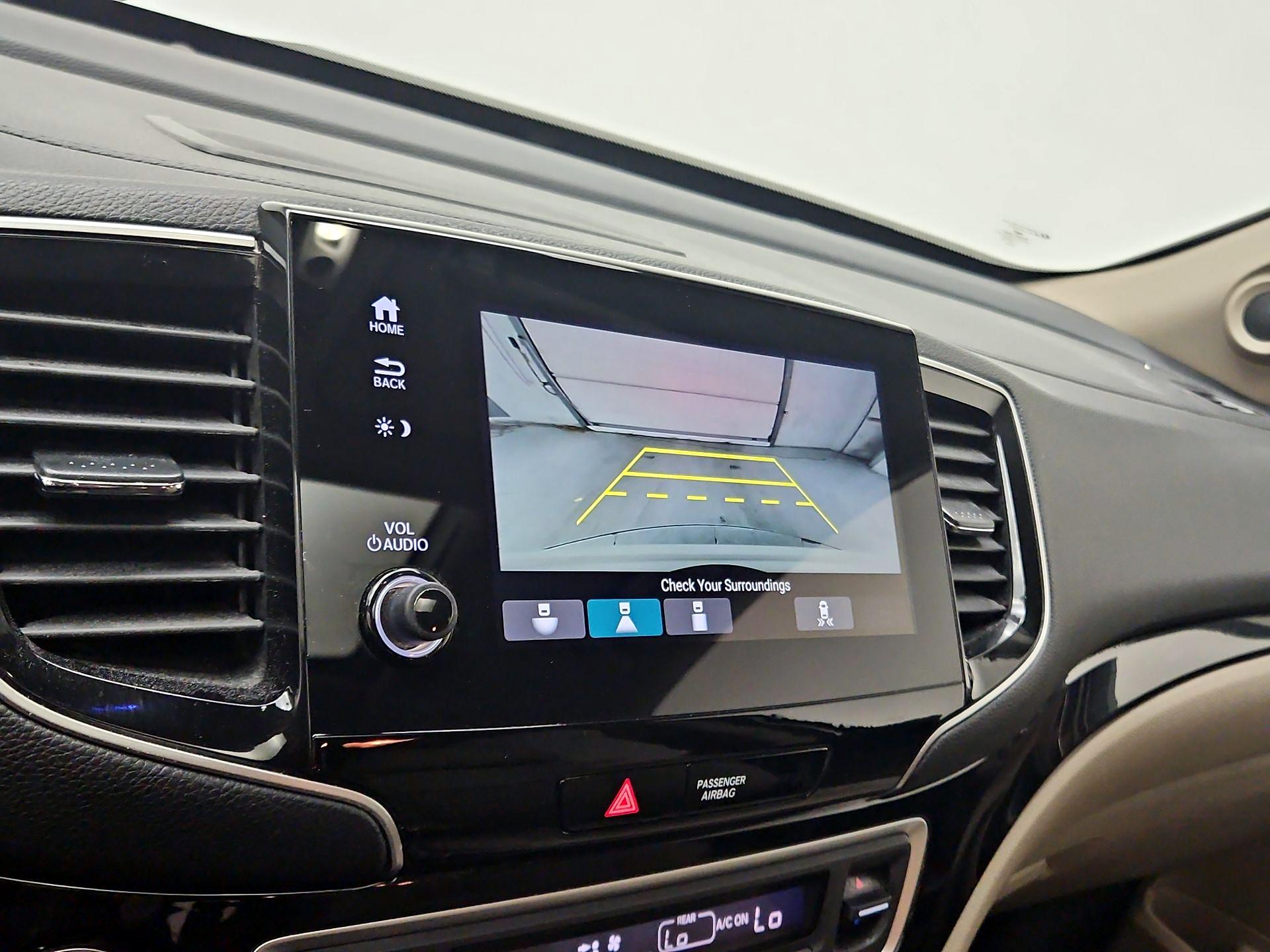 Thumbnail: 2019 Honda Pilot - 15