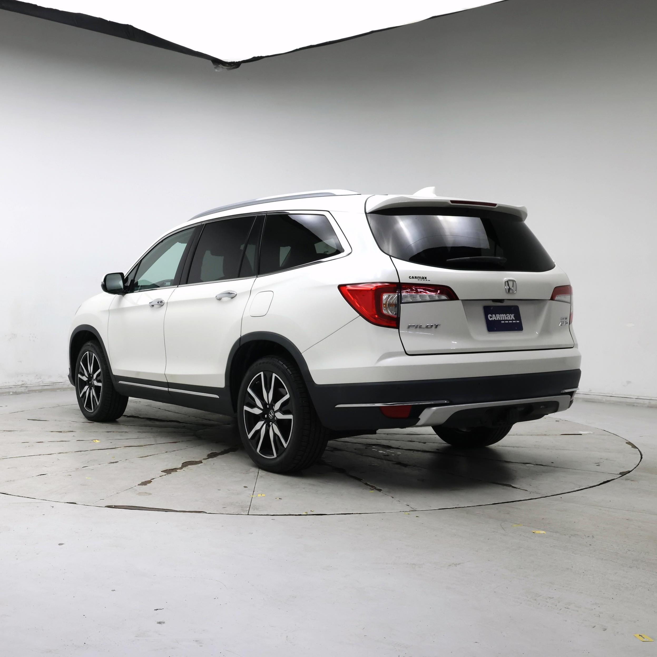 Thumbnail: 2019 Honda Pilot - 2
