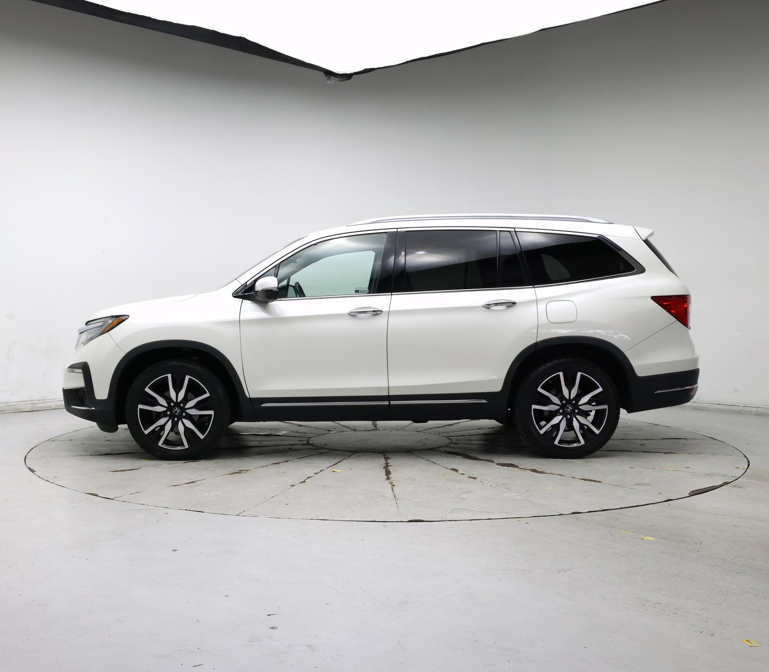 Thumbnail: 2019 Honda Pilot - 3