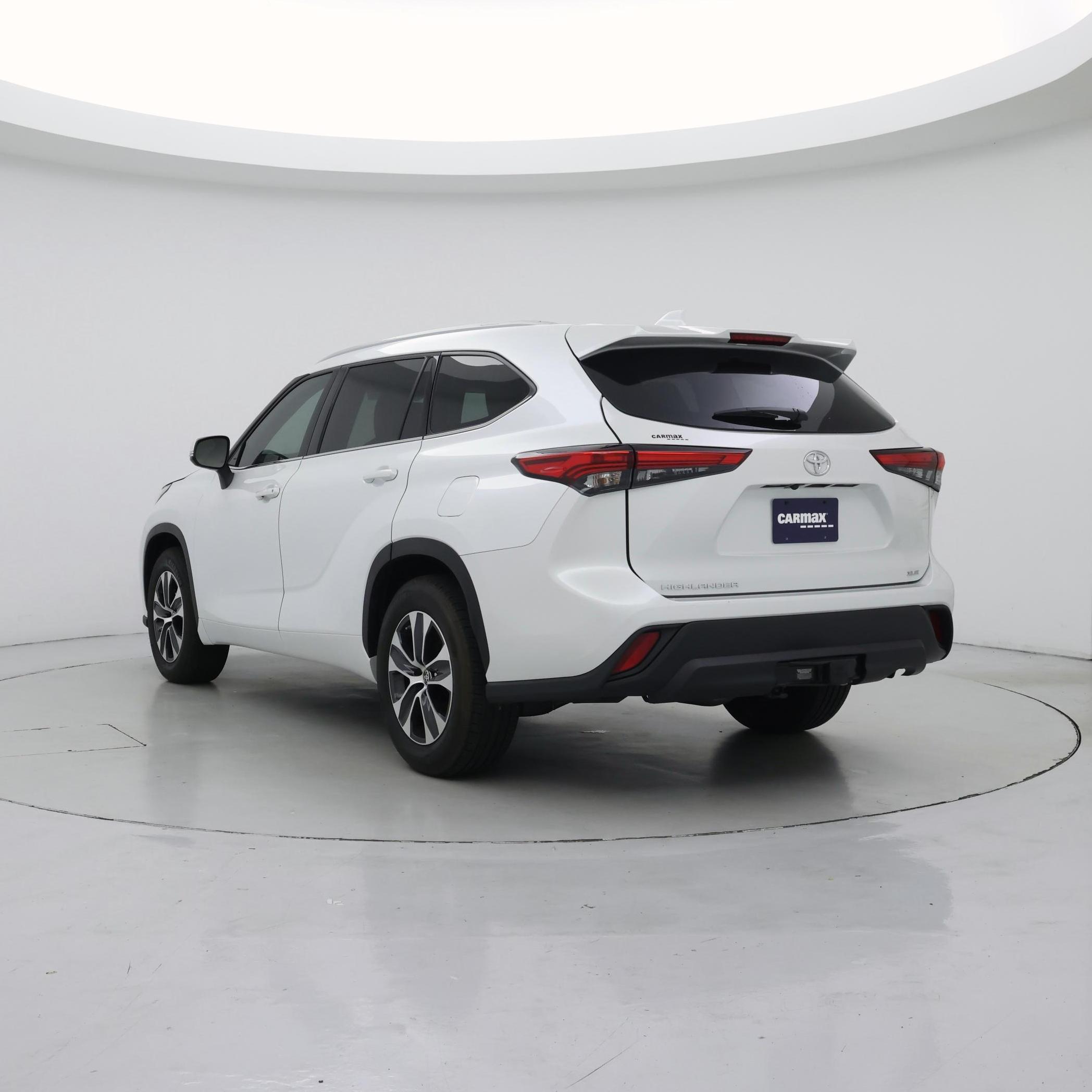 Thumbnail: 2022 Toyota Highlander - 2