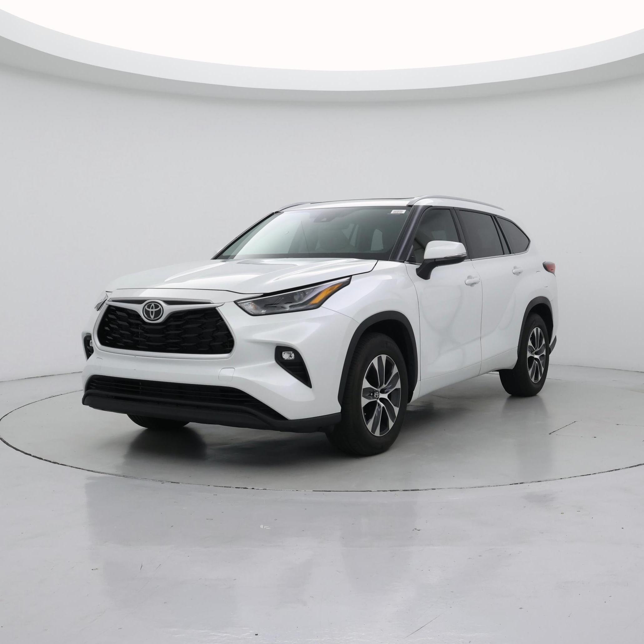 Thumbnail: 2022 Toyota Highlander - 4