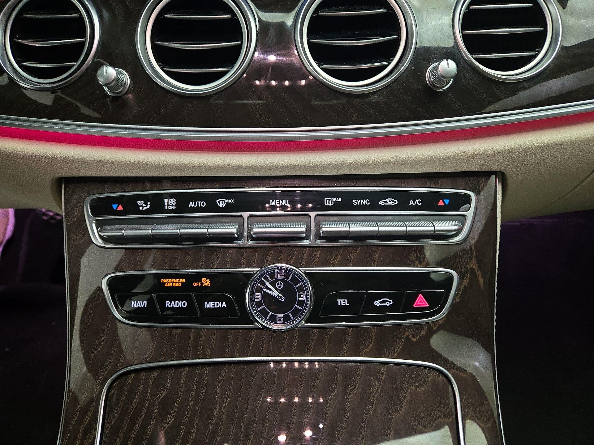 Thumbnail: 2019 Mercedes-Benz E-Class - 16