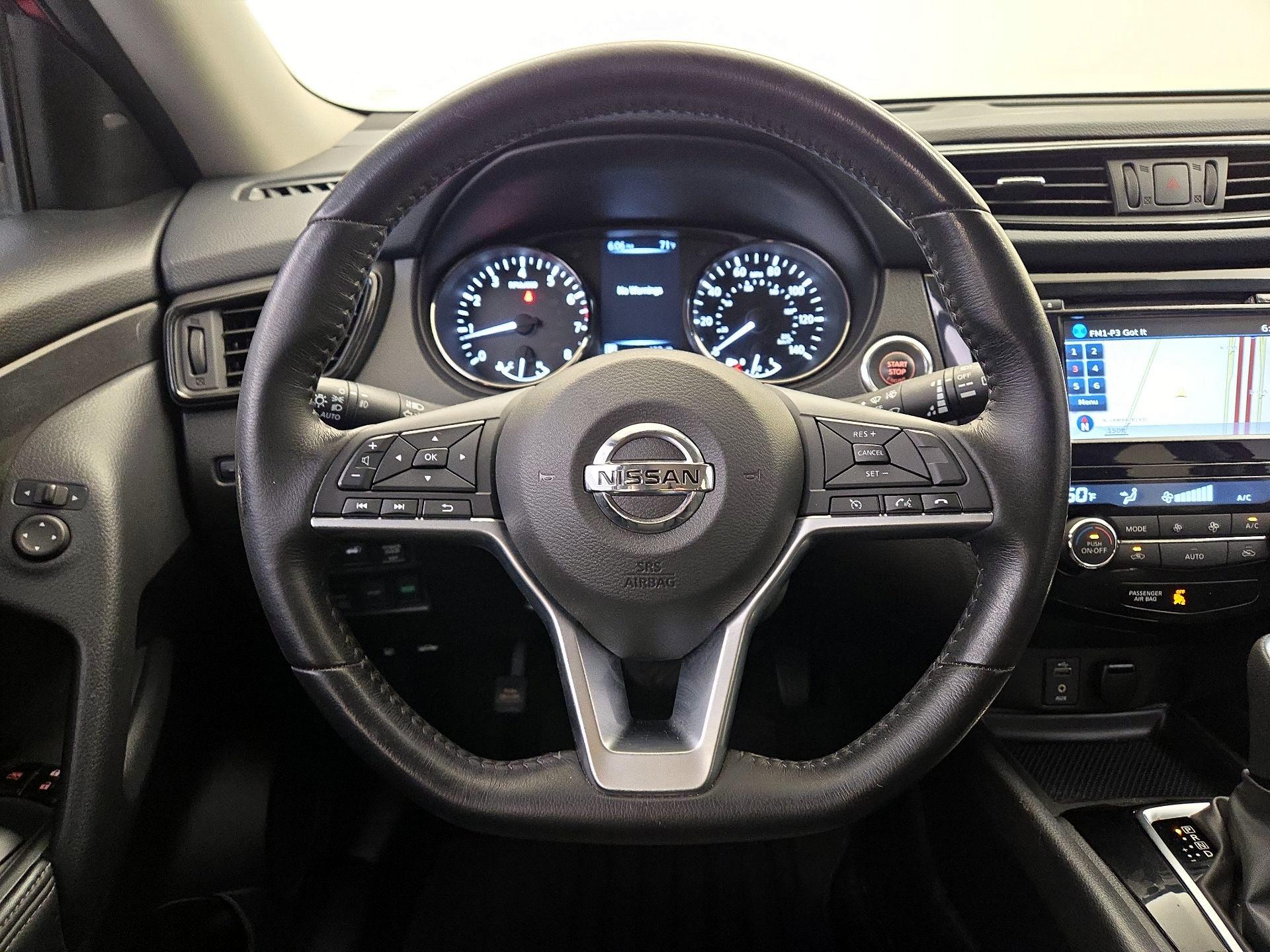 Thumbnail: 2017 Nissan Rogue - 10