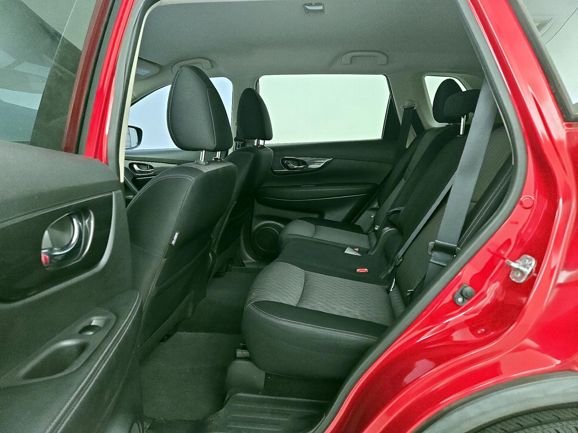 Thumbnail: 2017 Nissan Rogue - 20