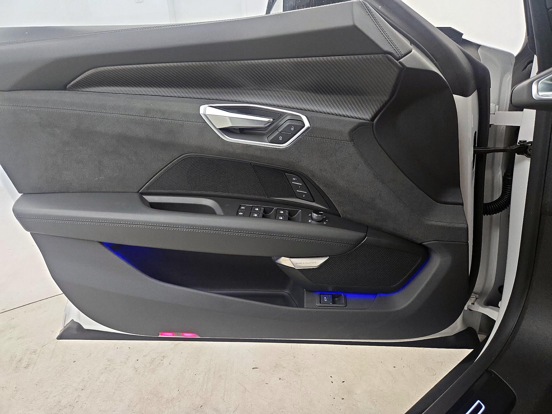 Thumbnail: 2022 Audi e-tron GT - 12