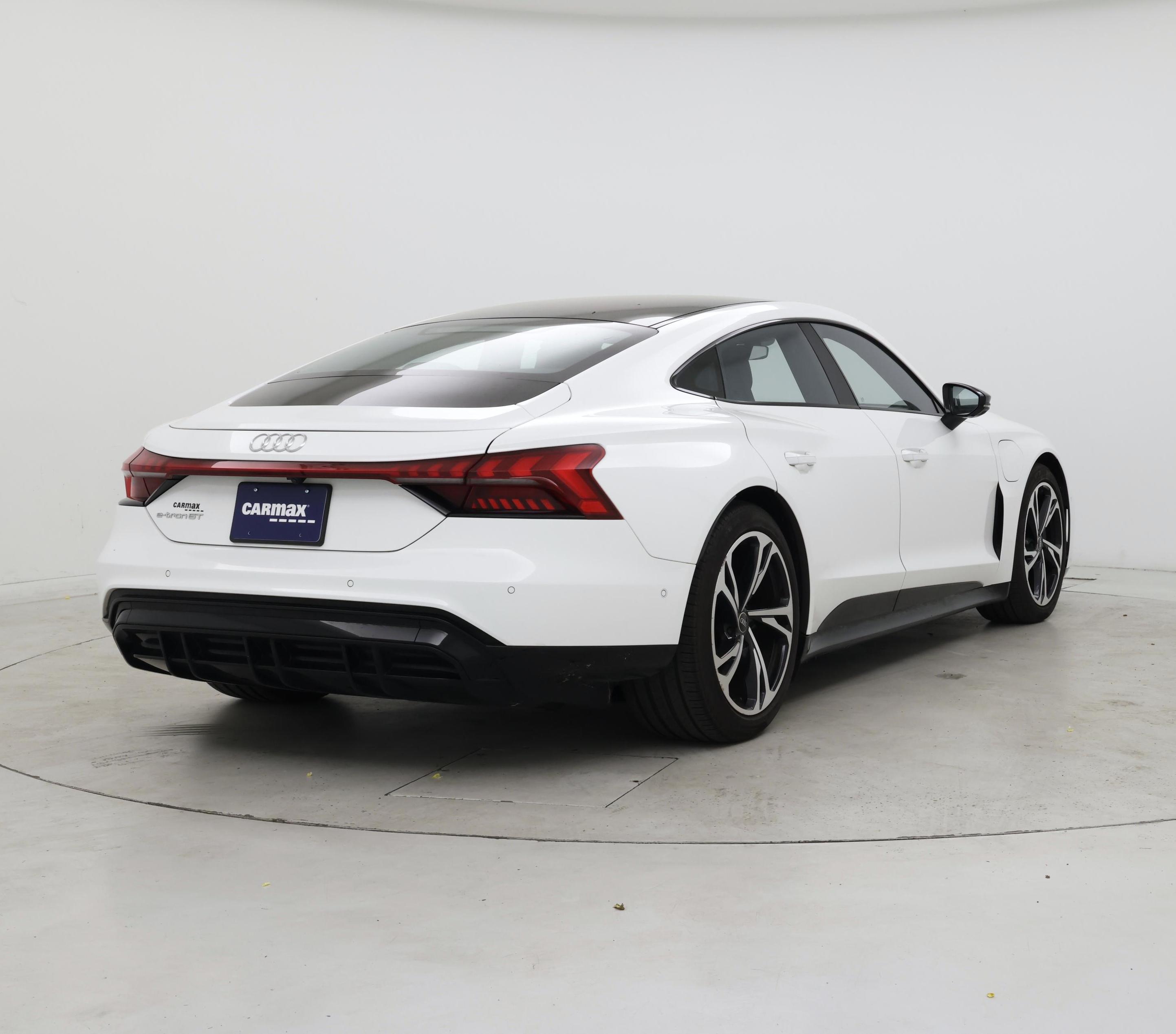 Thumbnail: 2022 Audi e-tron GT - 8