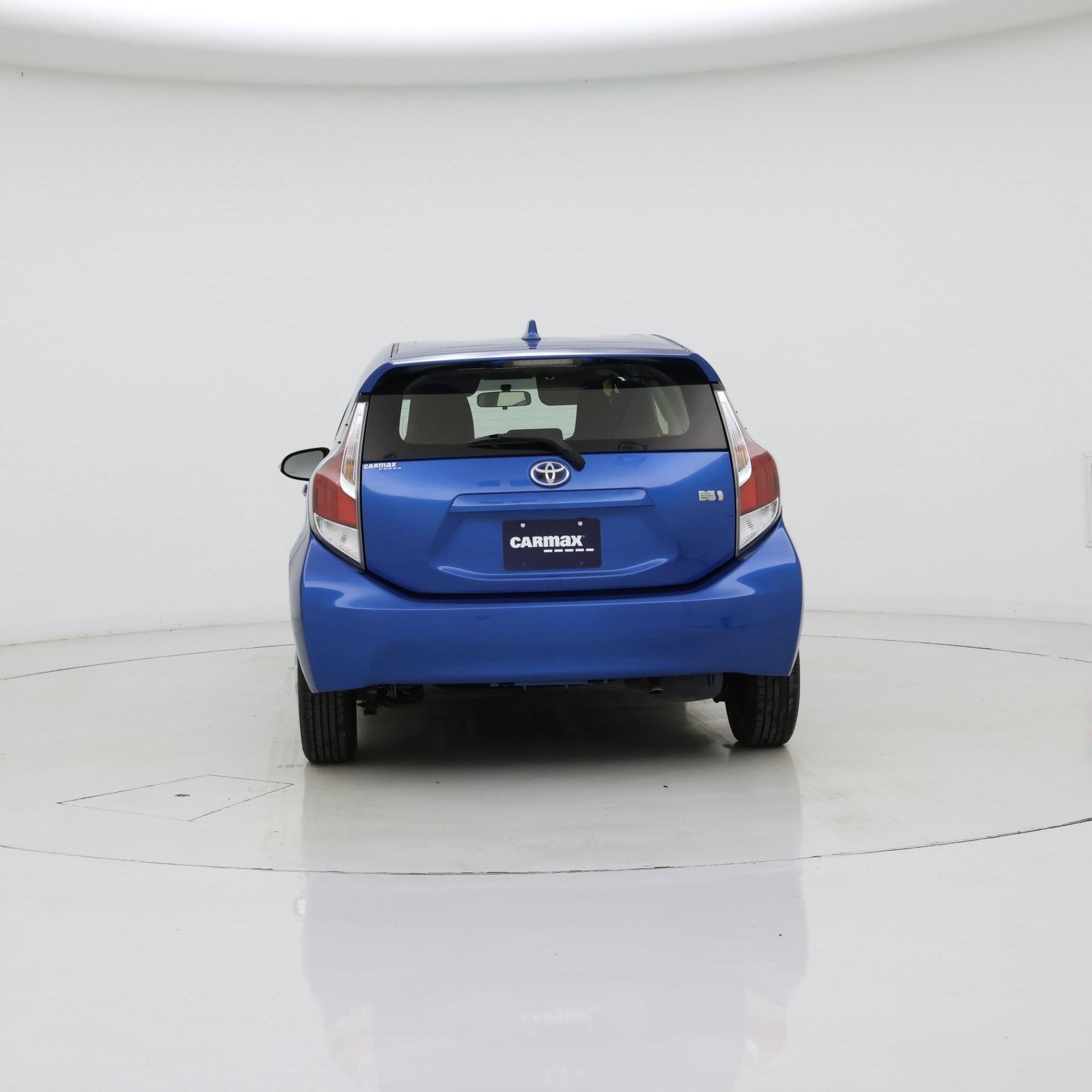 Thumbnail: 2015 Toyota Prius c - 6