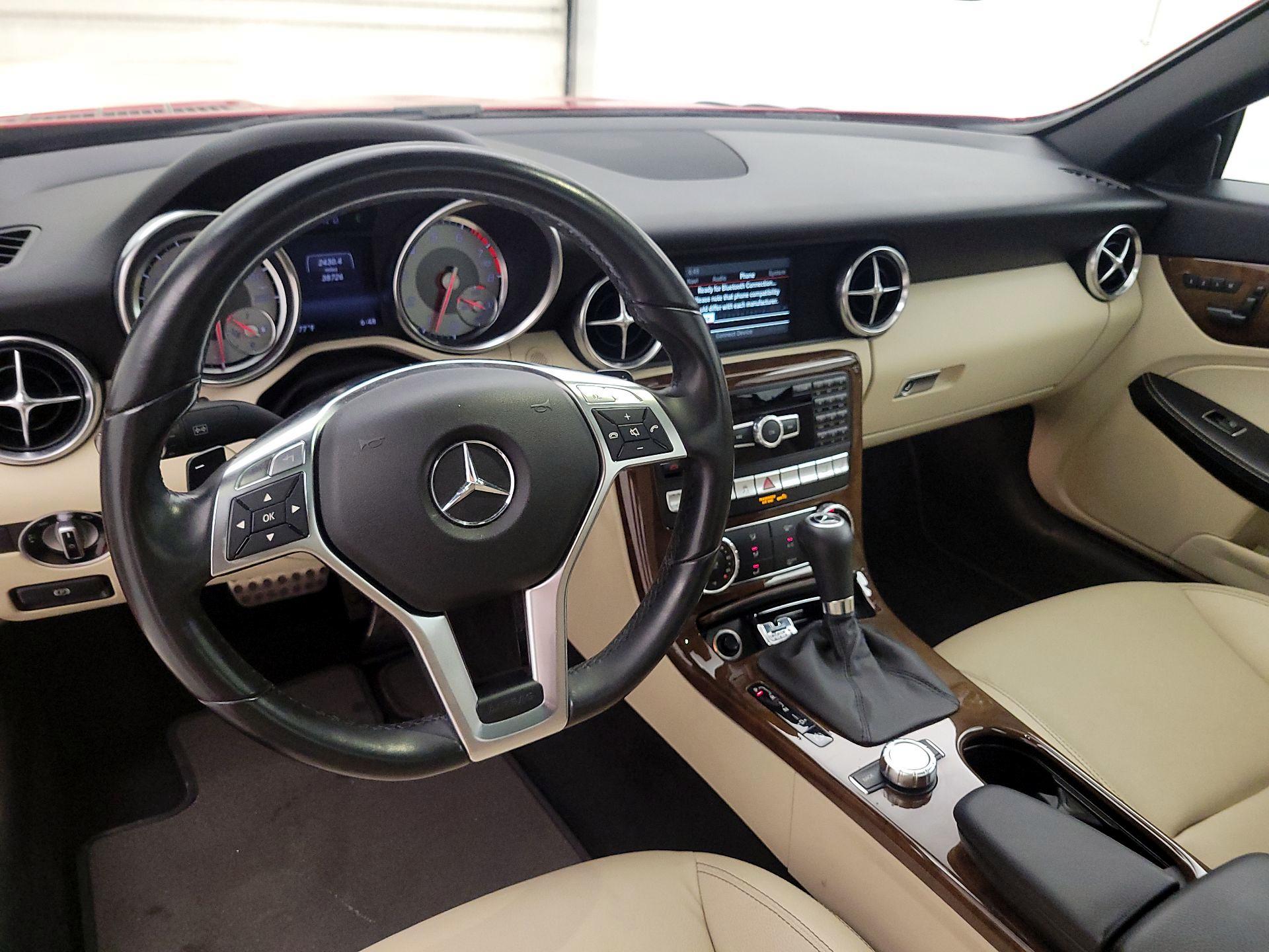 Thumbnail: 2015 Mercedes-Benz SLK - 9