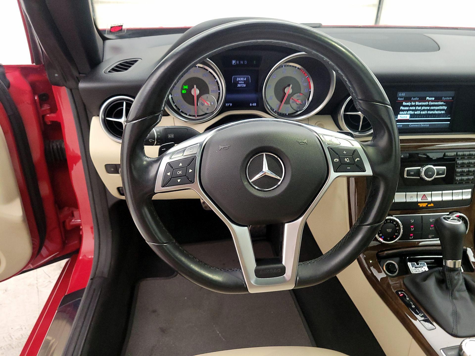 Thumbnail: 2015 Mercedes-Benz SLK - 10