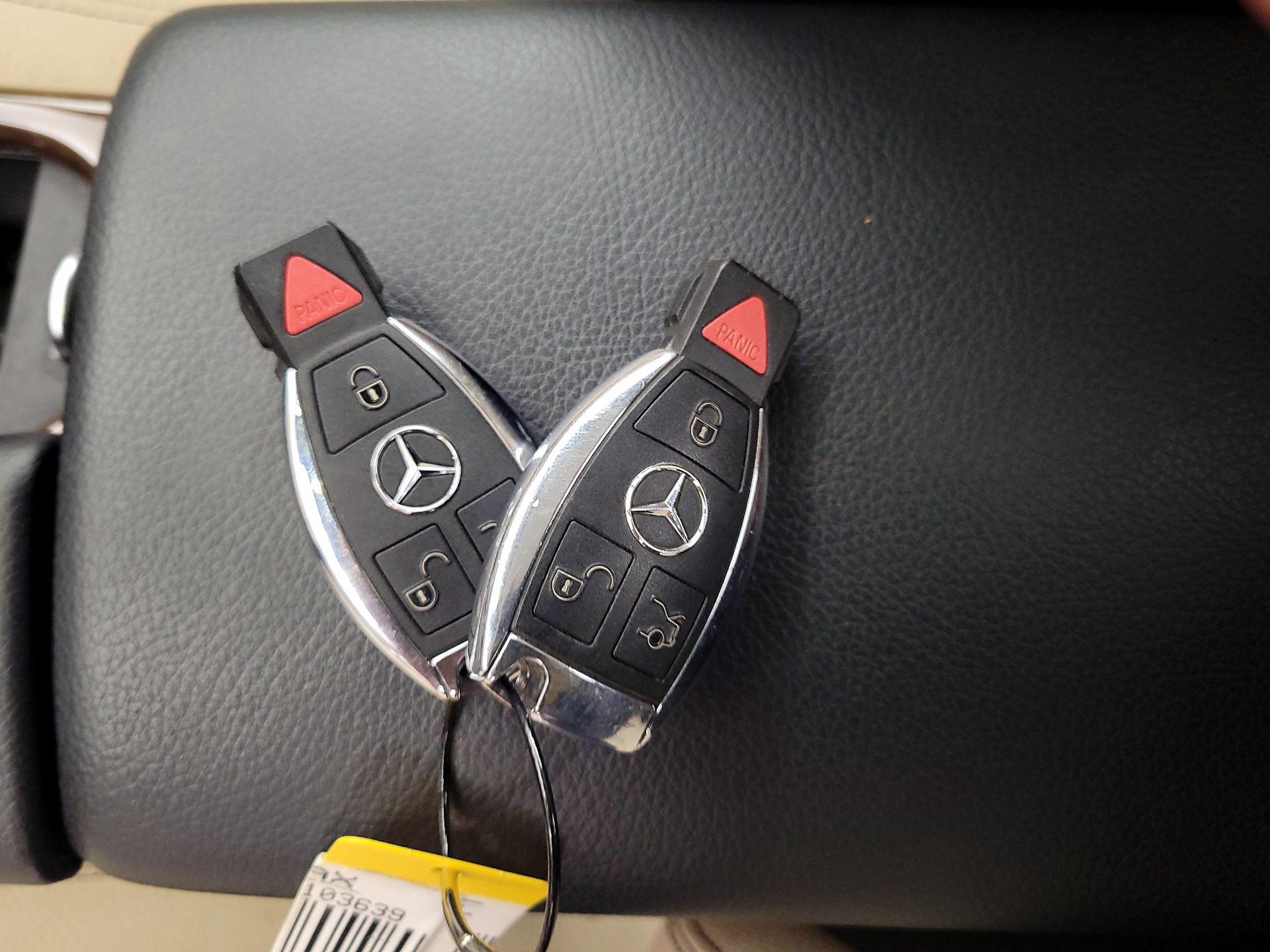 Thumbnail: 2015 Mercedes-Benz SLK - 20