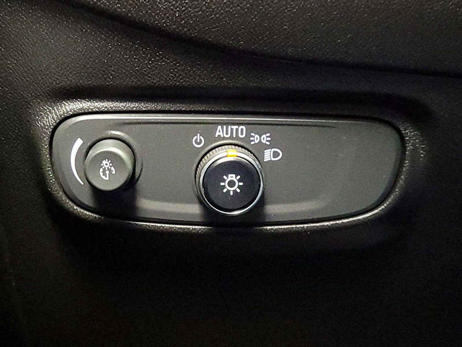 2020 Chevrolet Equinox LT - Photo 14