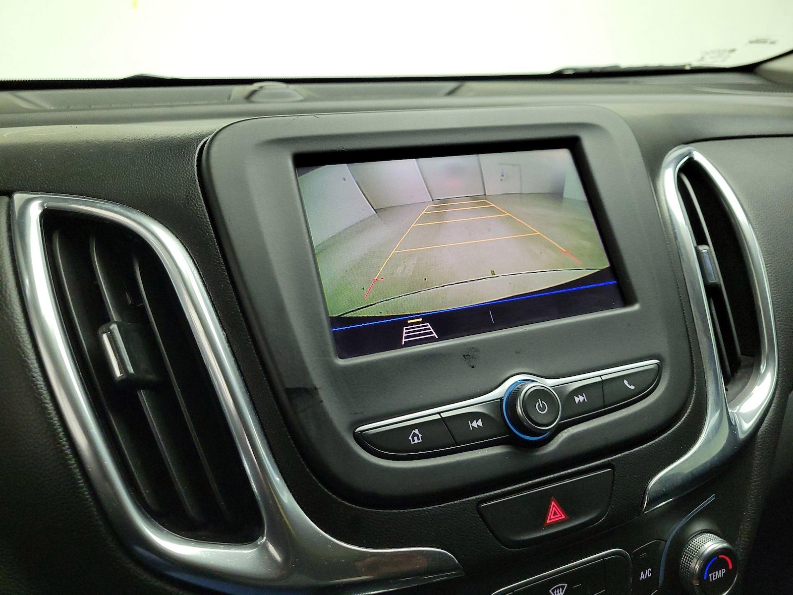 2020 Chevrolet Equinox LT - Photo 15