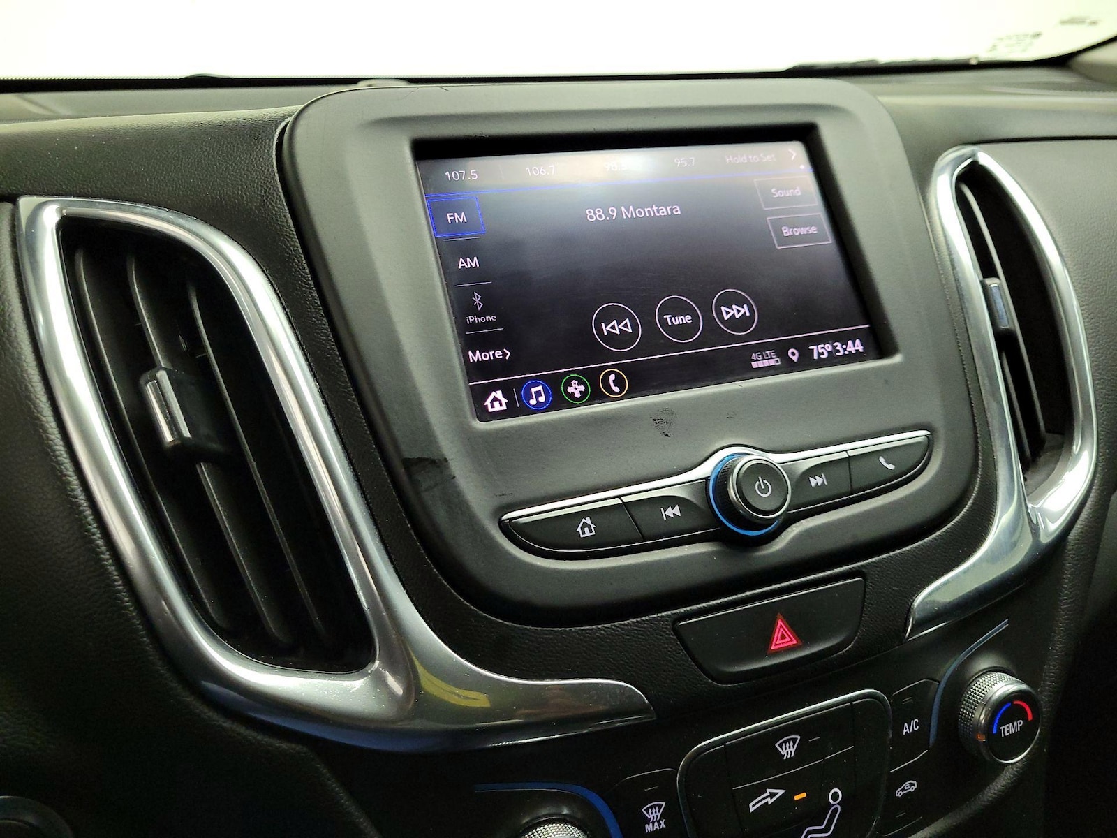 2020 Chevrolet Equinox LT - Photo 16