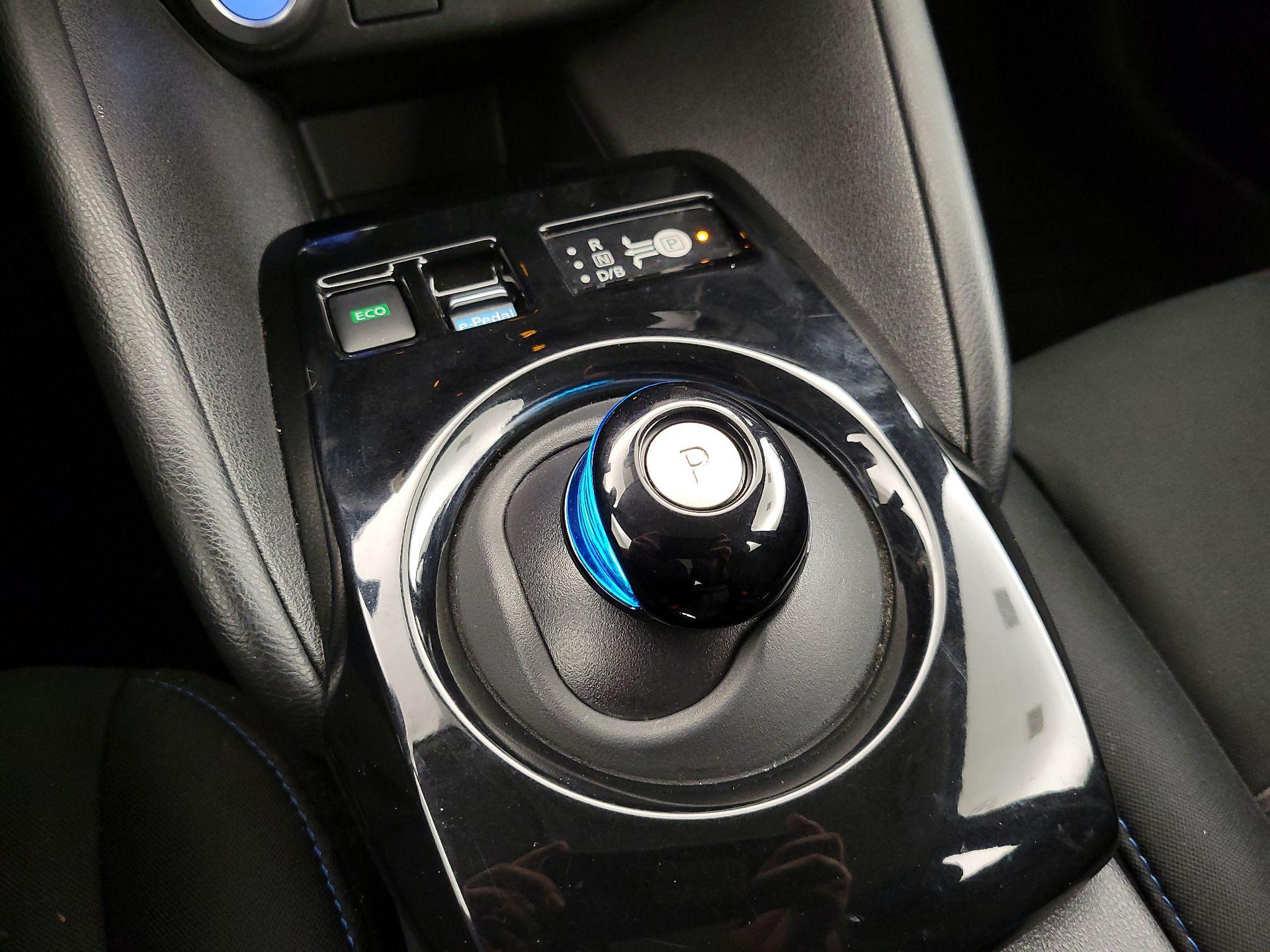 Thumbnail: 2021 Nissan Leaf - 18