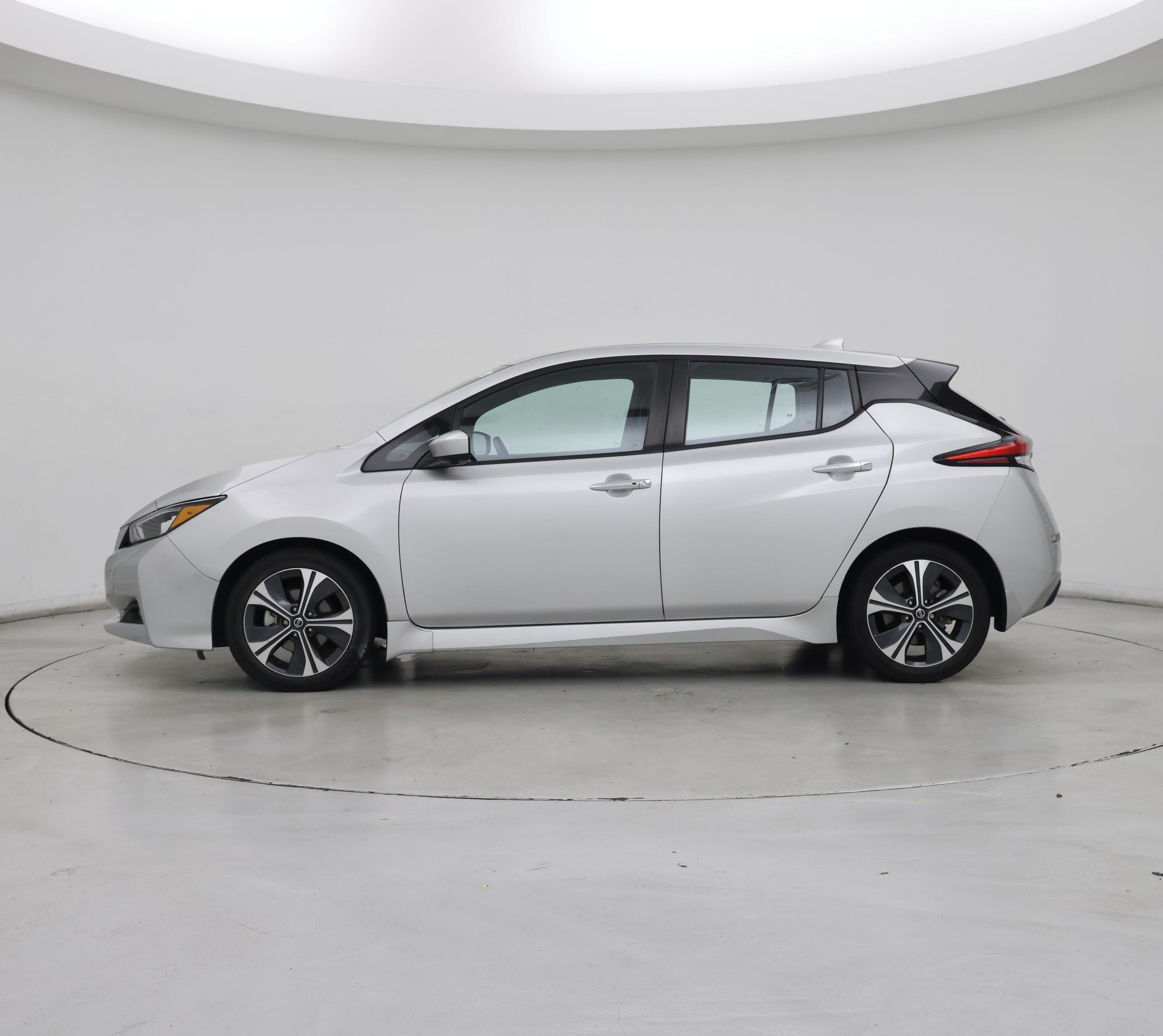 Thumbnail: 2021 Nissan Leaf - 3