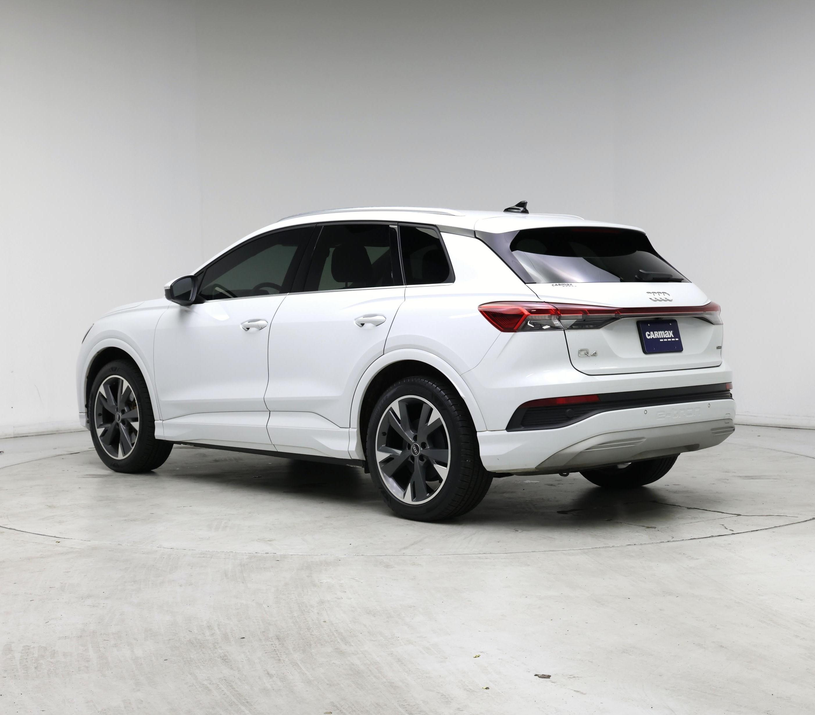 Thumbnail: 2022 Audi Q4 e-tron - 2