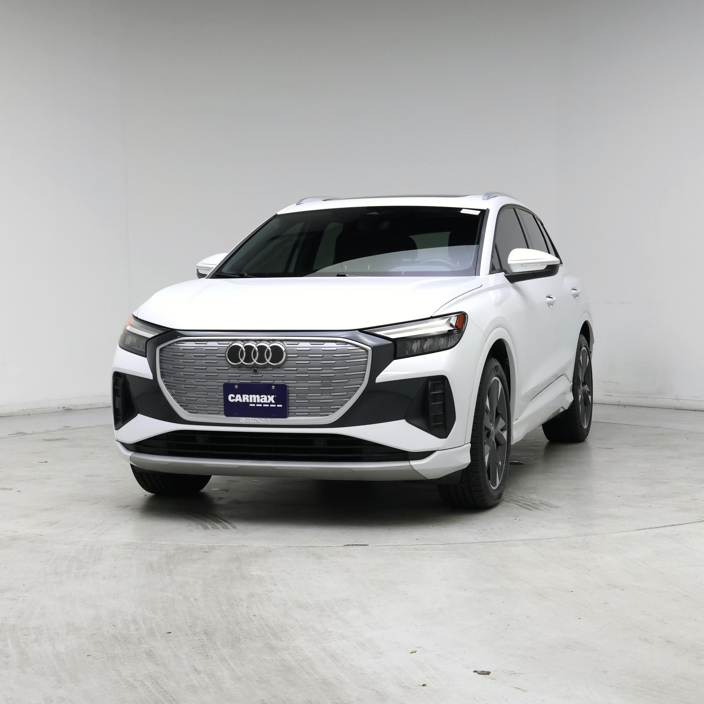 Thumbnail: 2022 Audi Q4 e-tron - 4