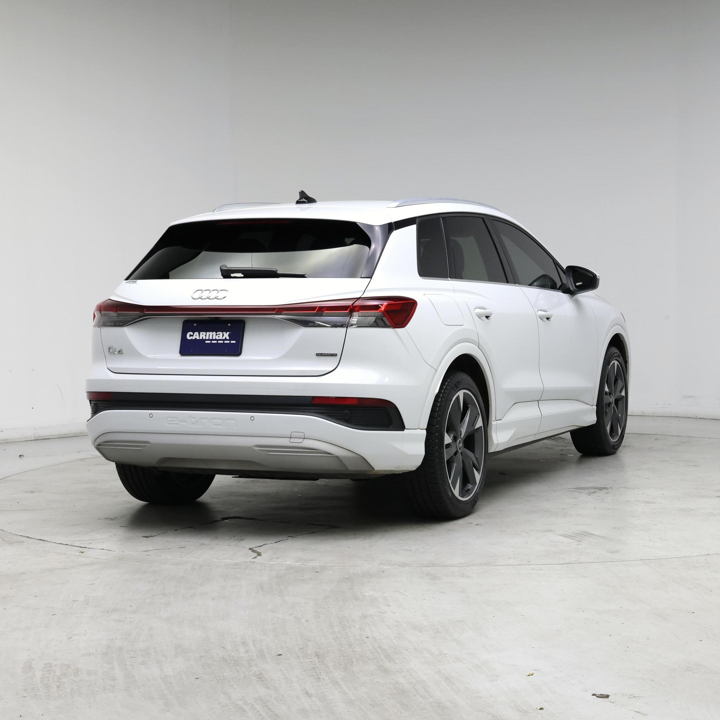 Thumbnail: 2022 Audi Q4 e-tron - 8