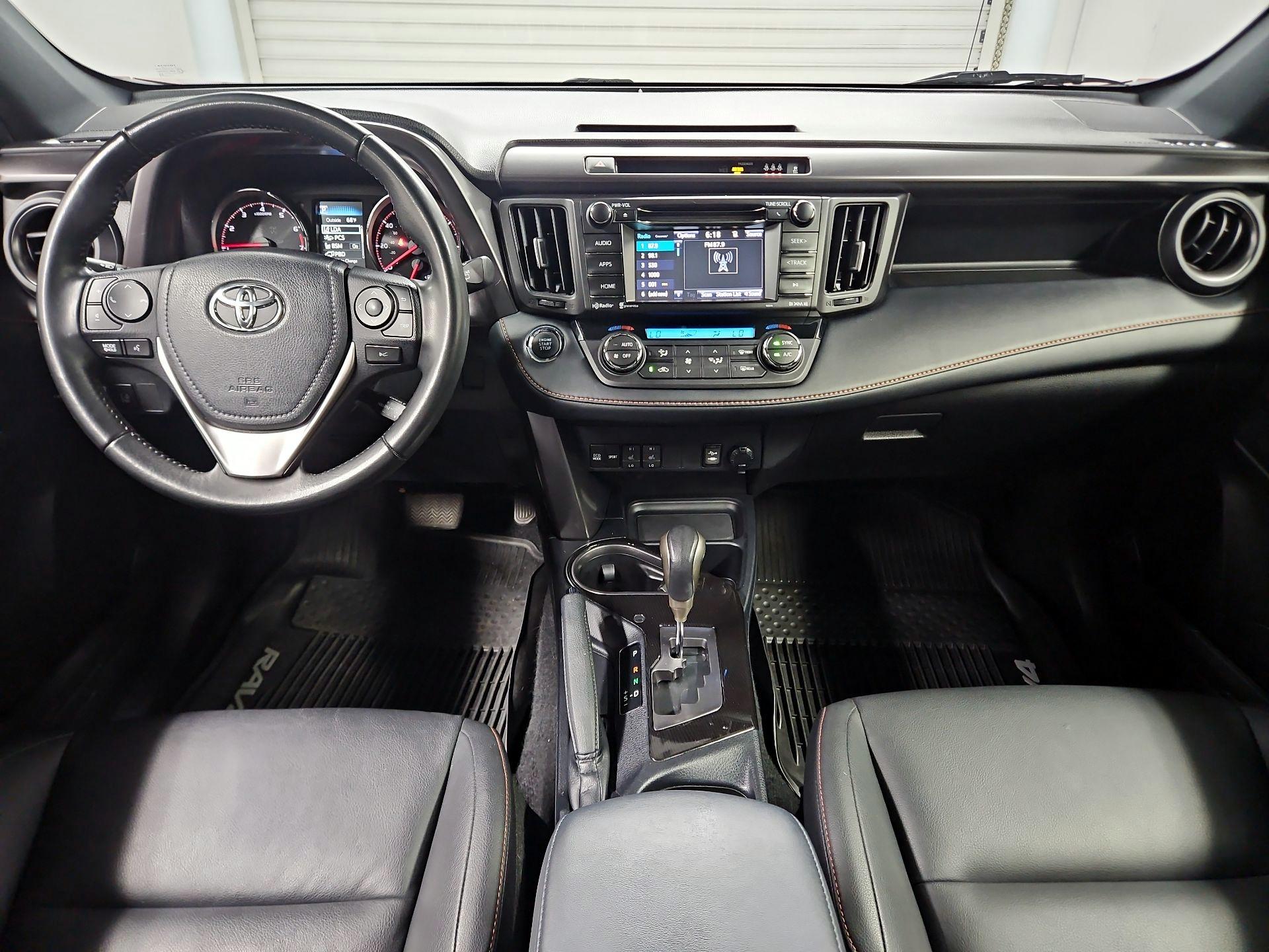 Thumbnail: 2018 Toyota RAV4 - 9