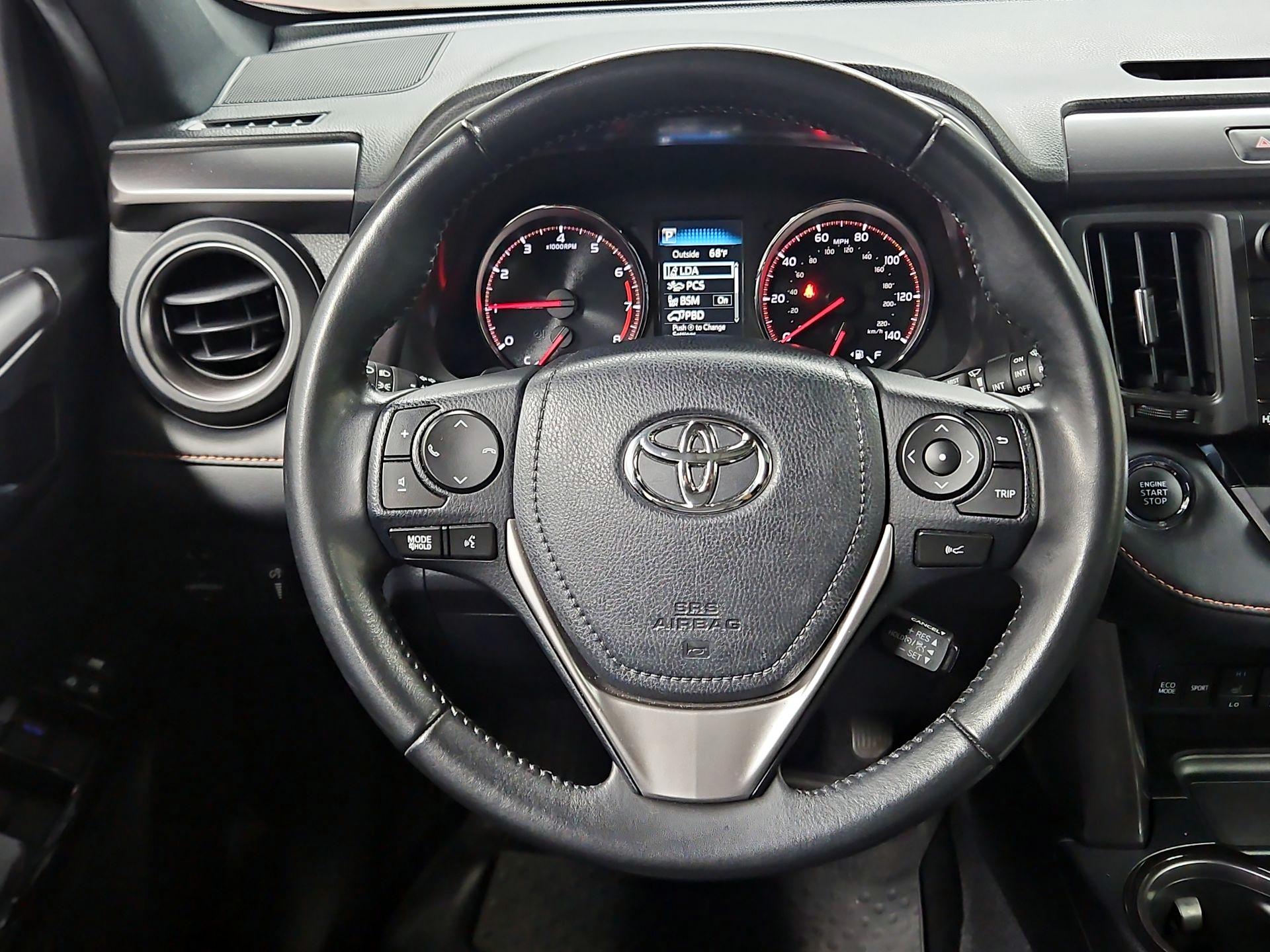 Thumbnail: 2018 Toyota RAV4 - 10