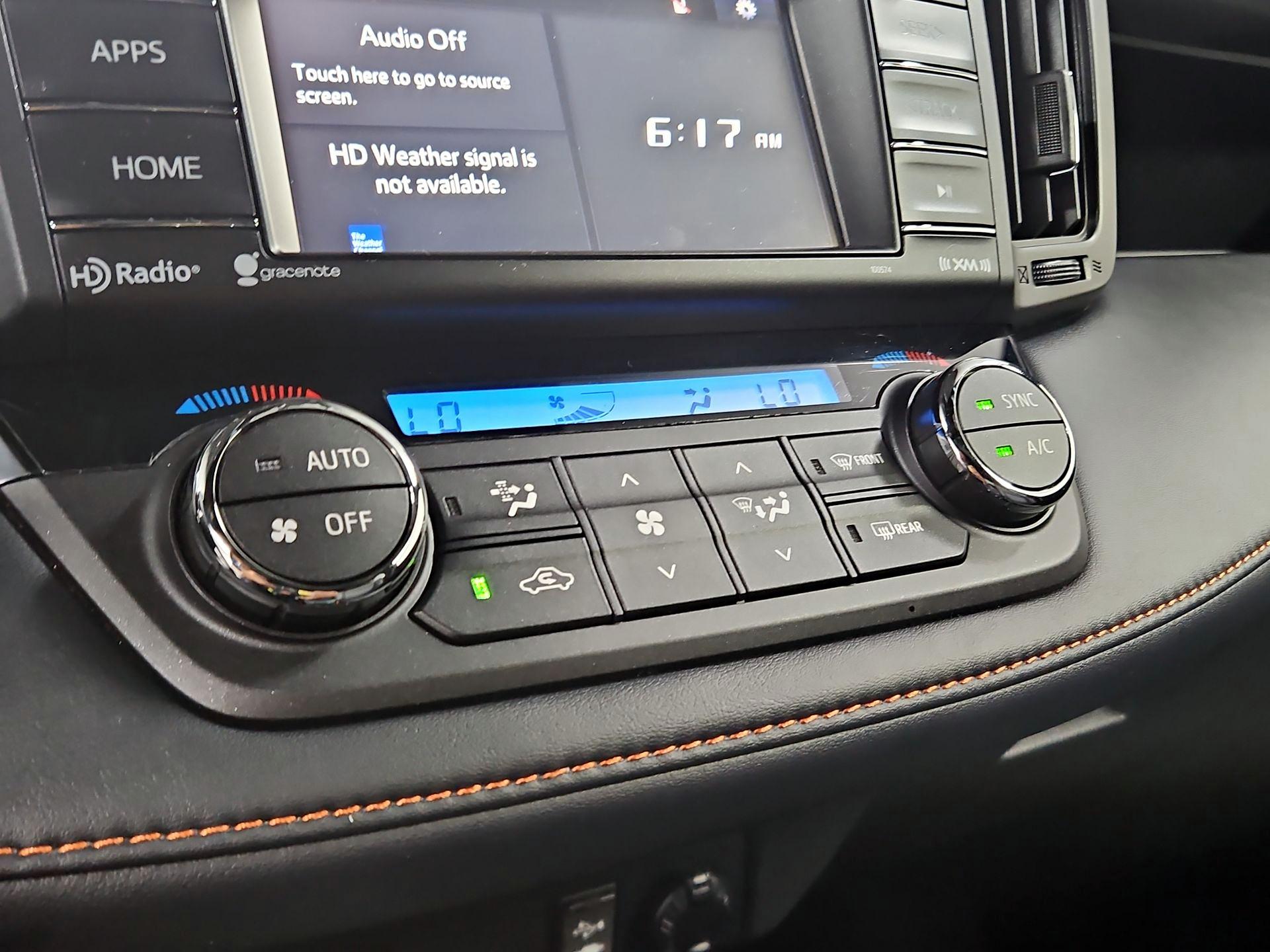 Thumbnail: 2018 Toyota RAV4 - 16